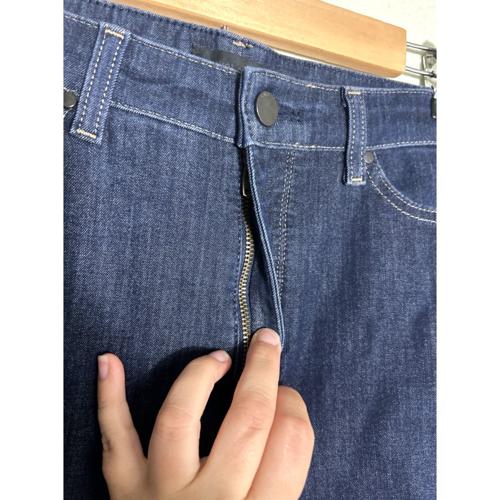 Uniqlo Uniqlo Jeans Dark Wash Slim 30x26 Jeans Men Slim Skinny Dark Blue 30 26 Mens Size US 30 / EU 46 - 6 Thumbnail