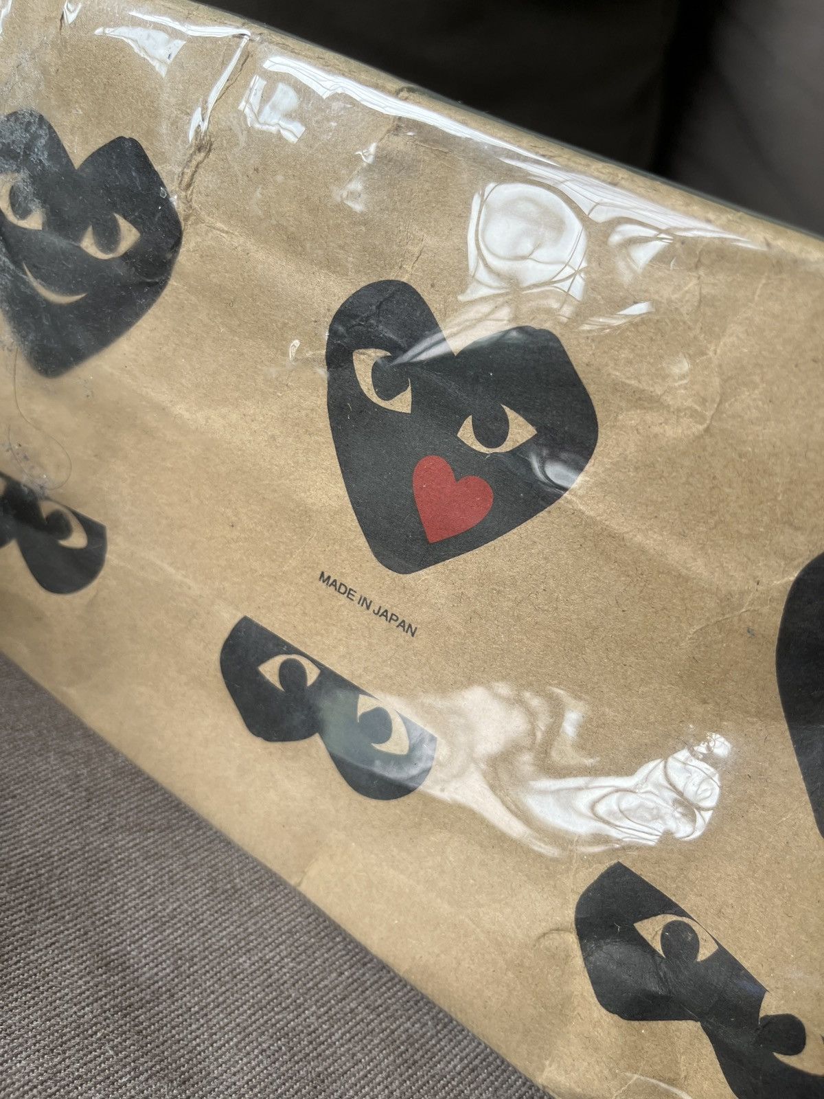 Comme des Garcons × Comme des Garcons PLAY × Designer Comme Des Garcons Holiday Emoji Paper Bag Size ONE SIZE - 7 Thumbnail