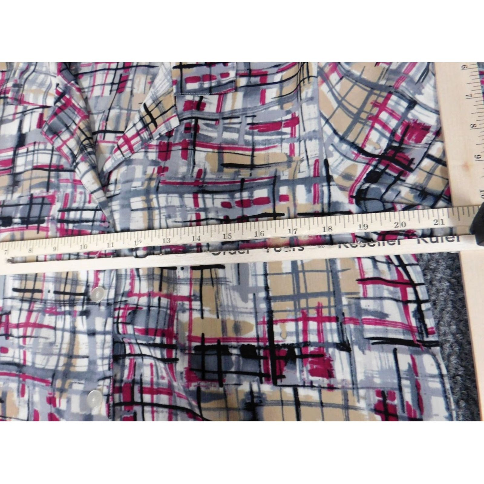 Vintage Alfred Dunner Button-Up Shirt Womens Red Plaid Long Sleeve Collared 10 Regular Down Polyester Stretch Size L / US 10 / IT 46 - 5 Thumbnail