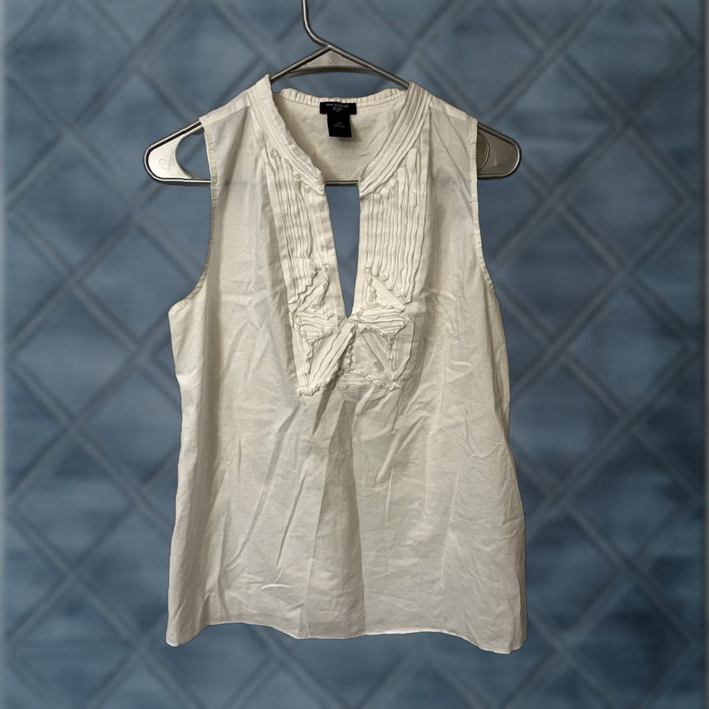 Ann Taylor Ann Taylor White Women Blouse Sleeveless V-Neck Petite 10P Size L / US 10 / IT 46 - 1 Thumbnail