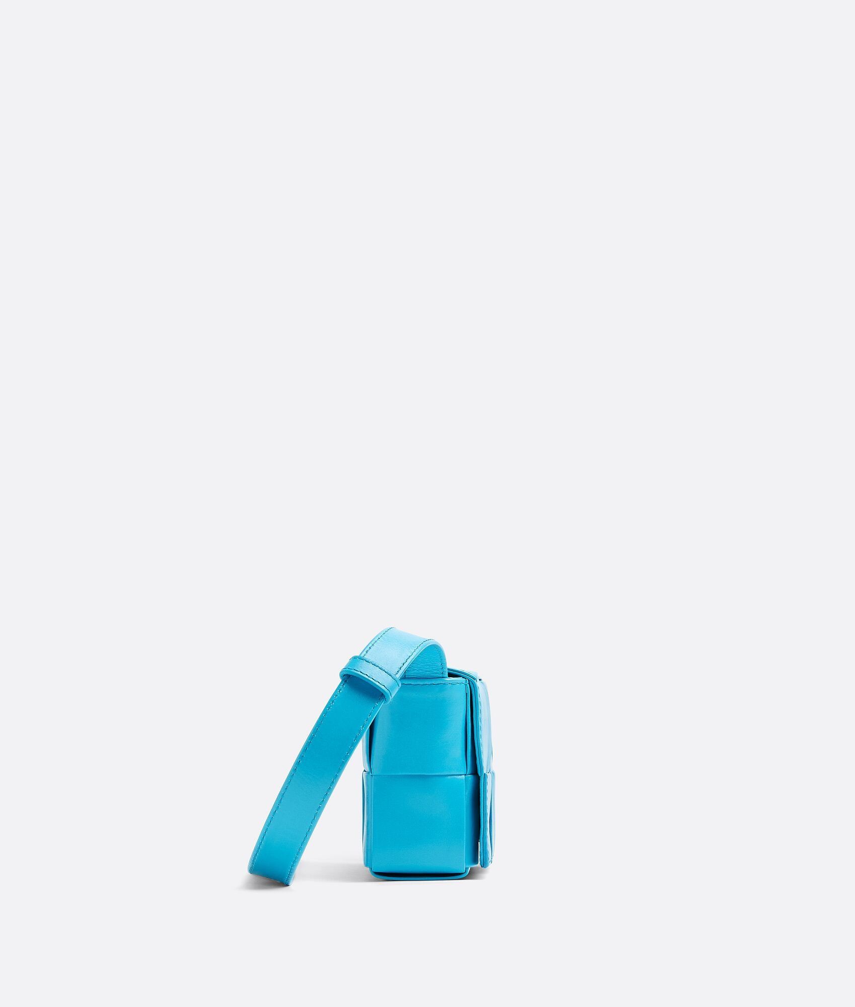 Bottega Veneta o1n1vont0225 Size: OS / Unisex Candy Cassette Bag in Blue Size ONE SIZE - 2 Thumbnail
