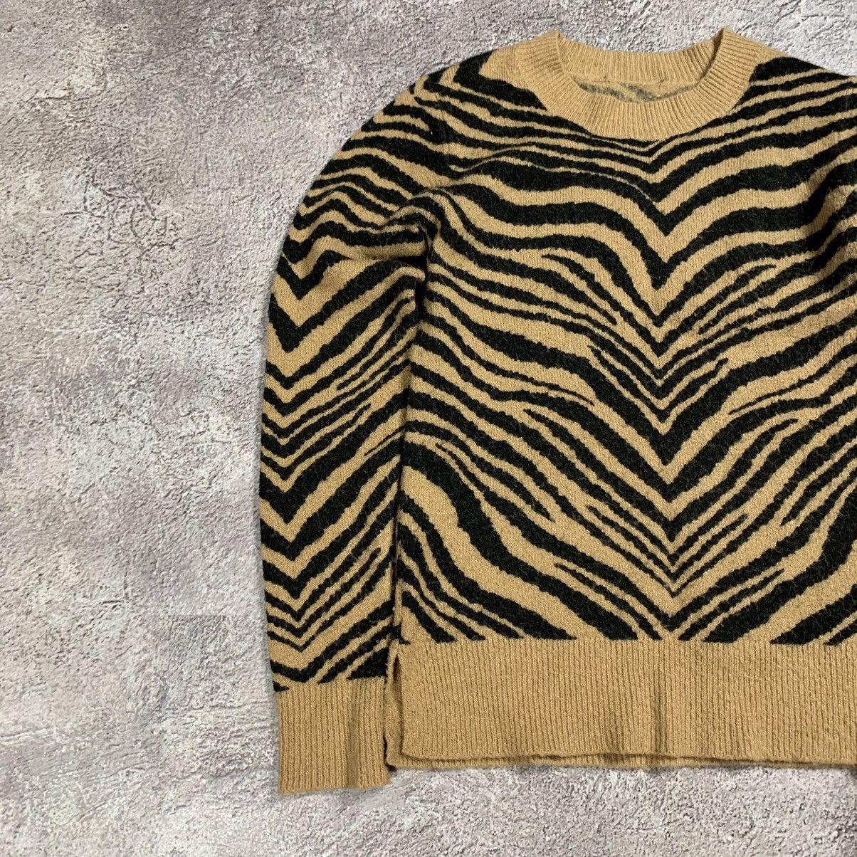 Vintage Vintage 90s Zebra Stripe Knit Sweater Y2K Grunge Baggy S Size S / US 4 / IT 40 - 2 Thumbnail