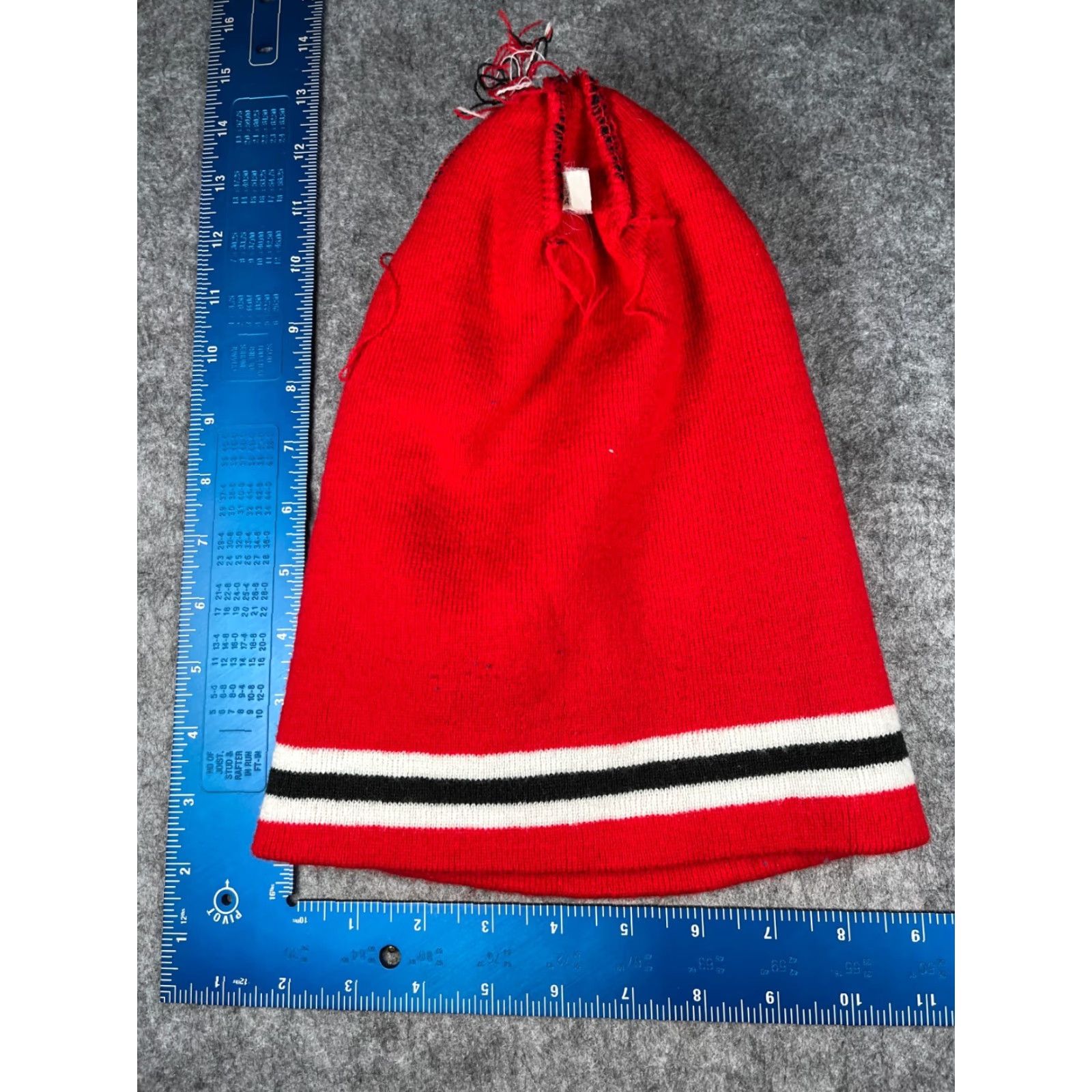 Vintage Arizona Beanie Toque Adult One Size Black Red White Stripe Knit 100% Acrylic Hat Mens Beanie Size ONE SIZE - 6 Thumbnail