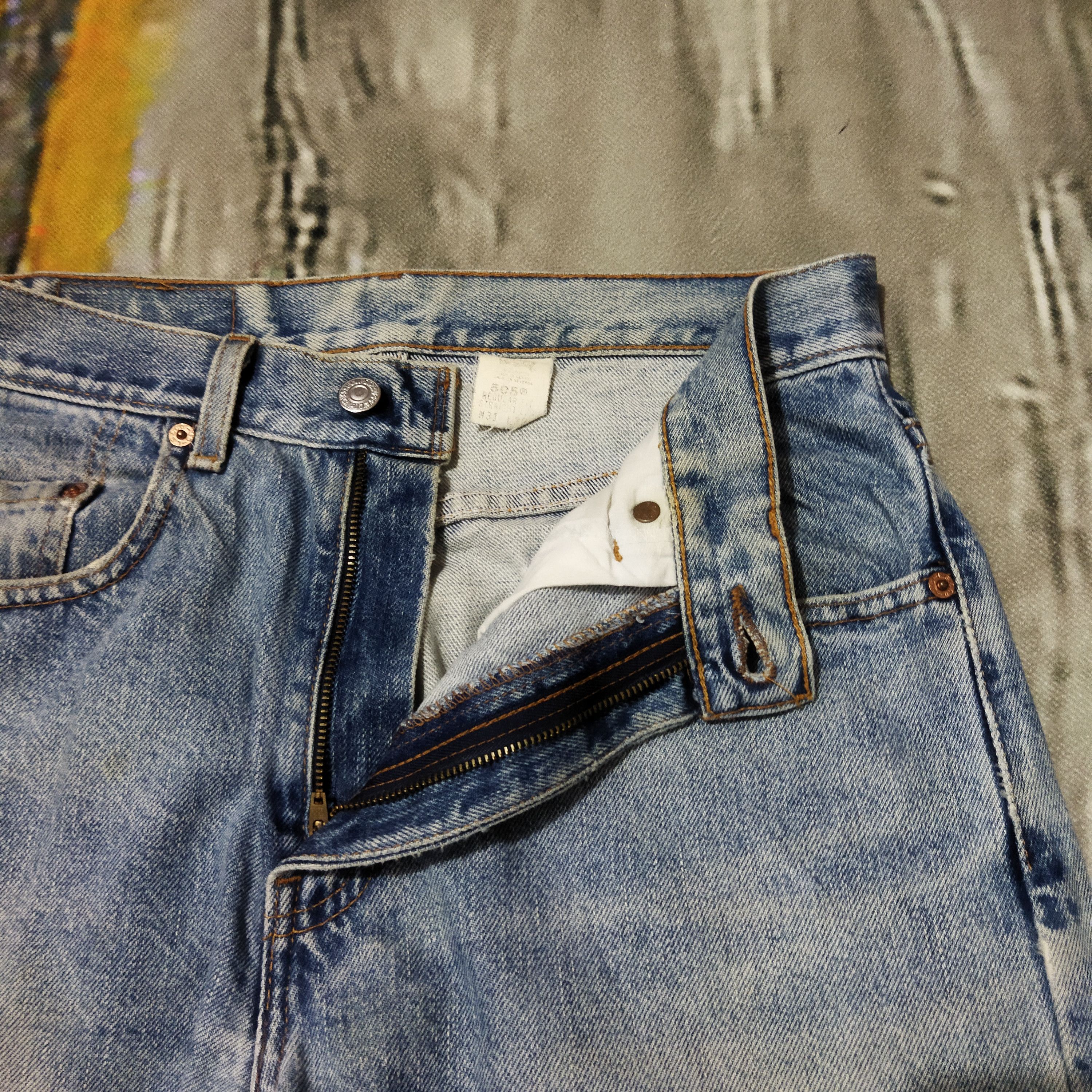 Levi's × Vintage VINTAGE LEVIS 505 DISTRESSED FADED BLUE JEANS PANTS Size US 31 - 6 Thumbnail