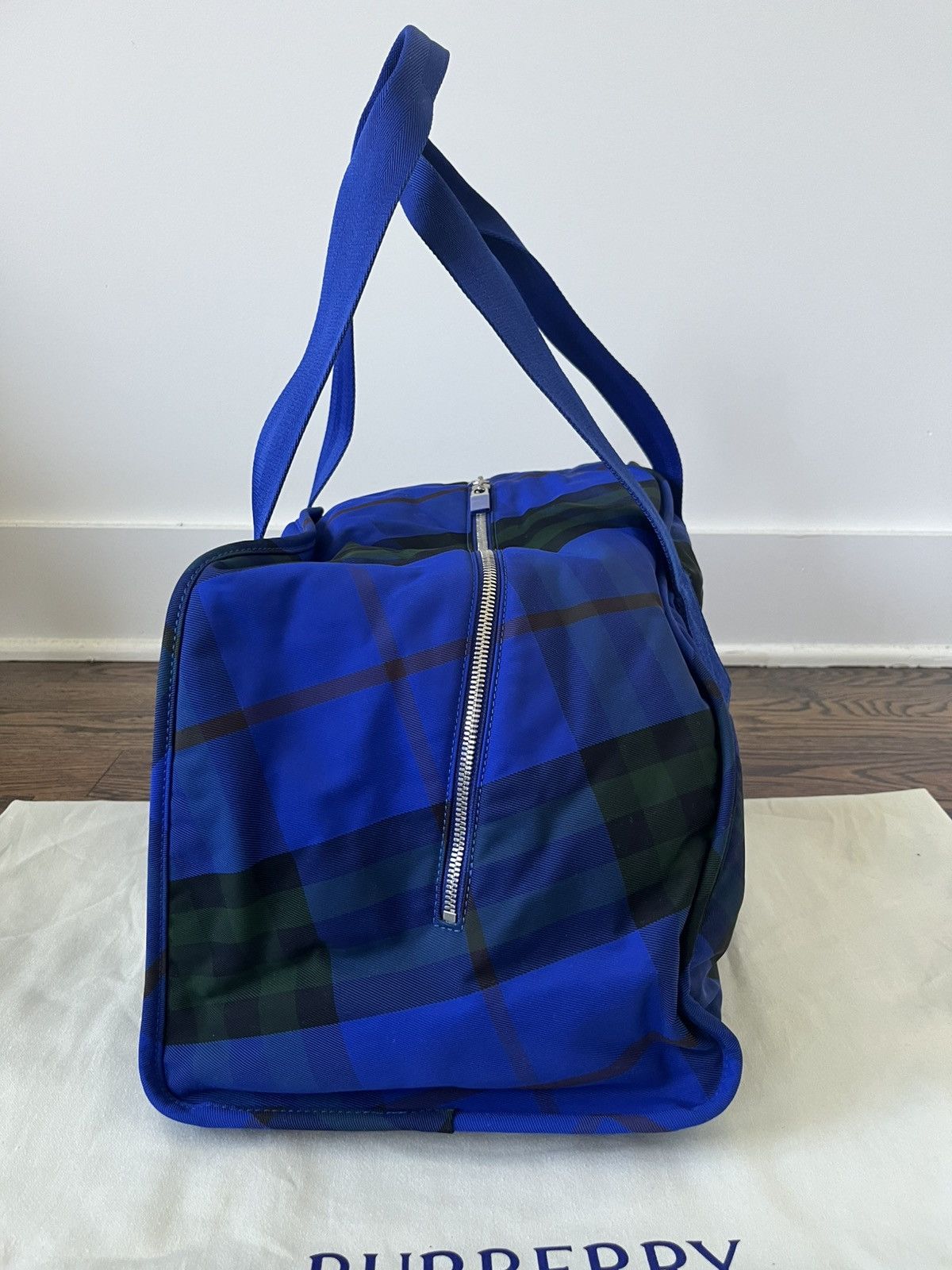 Burberry Burberry Medium Shield Duffle Bag Size ONE SIZE - 7 Thumbnail