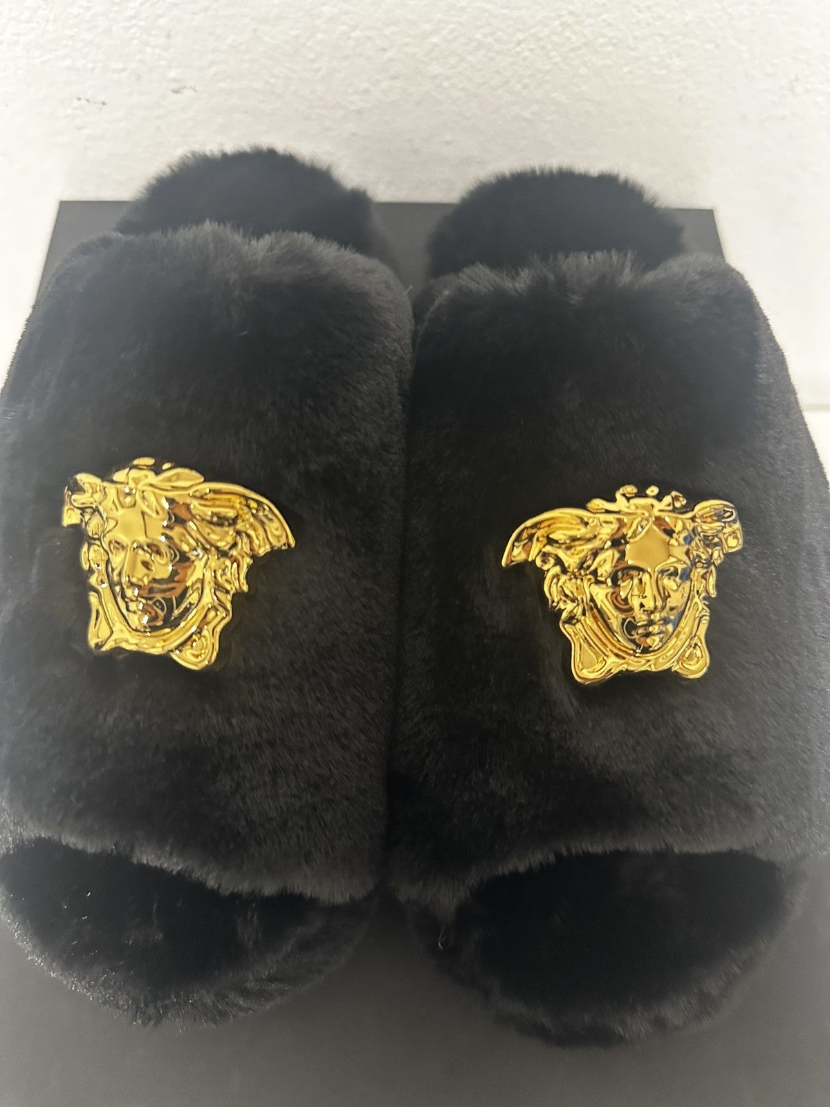 Versace Versace Medusa Black Faux Fur Slippers Size US 7 / IT 37 - 5 Thumbnail