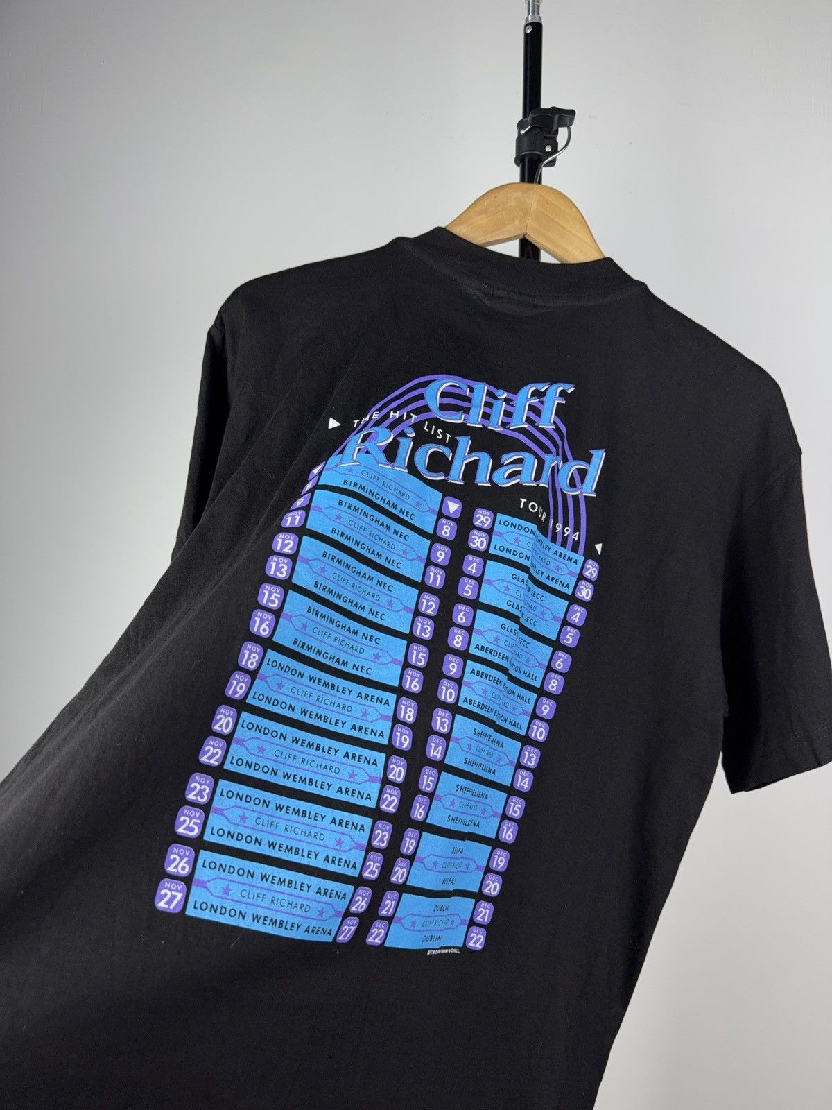 Band Tees × Vintage Vintage 90s 1994 Cliff Richard Promo logo The Tour Tee Shirt Size US M / EU 48-50 / 2 - 5 Thumbnail