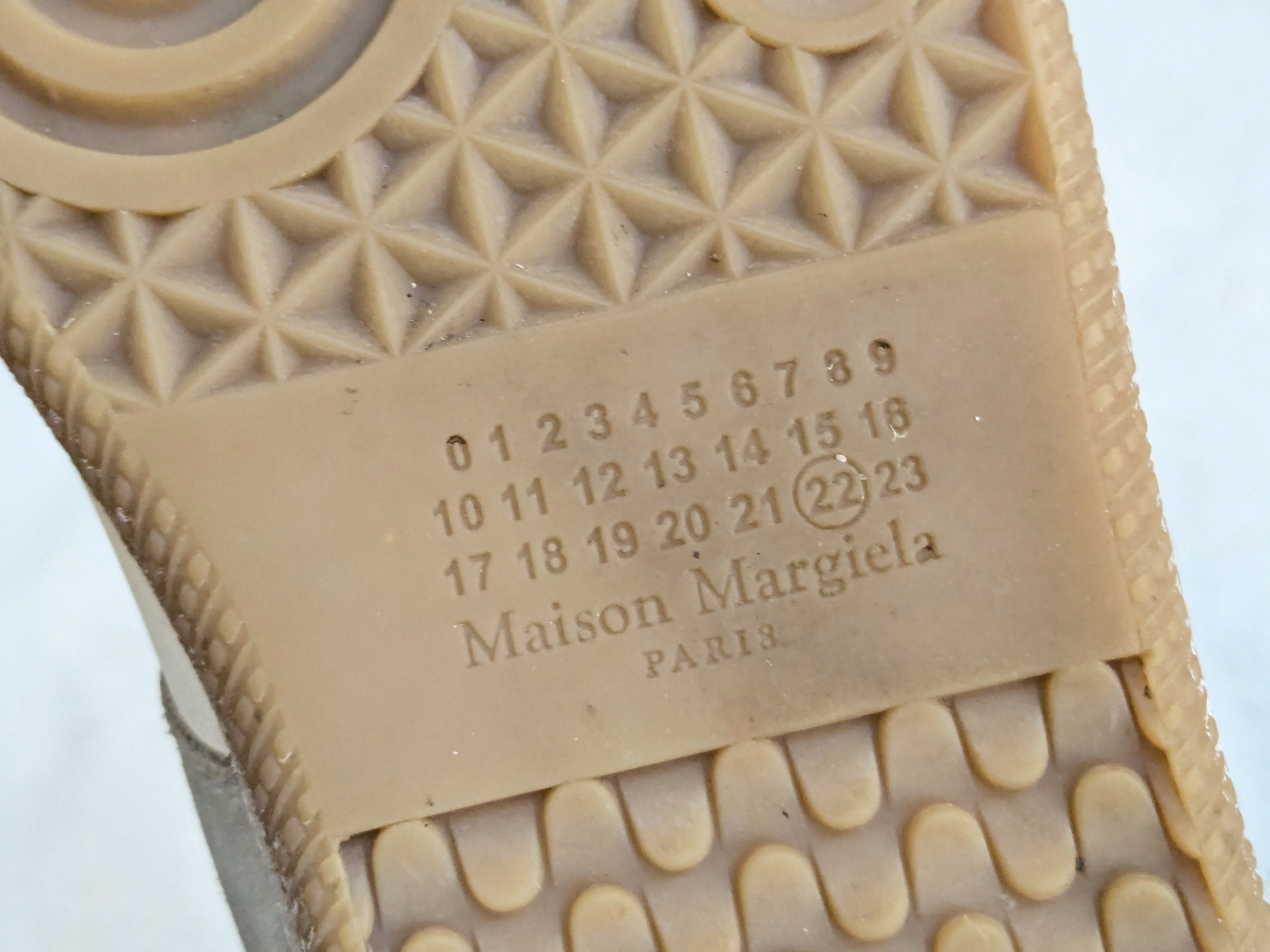 Maison Margiela Maison Margiela GAT Replicas 9 42 White Gray Painted Size US 9 / EU 42 - 17 Thumbnail