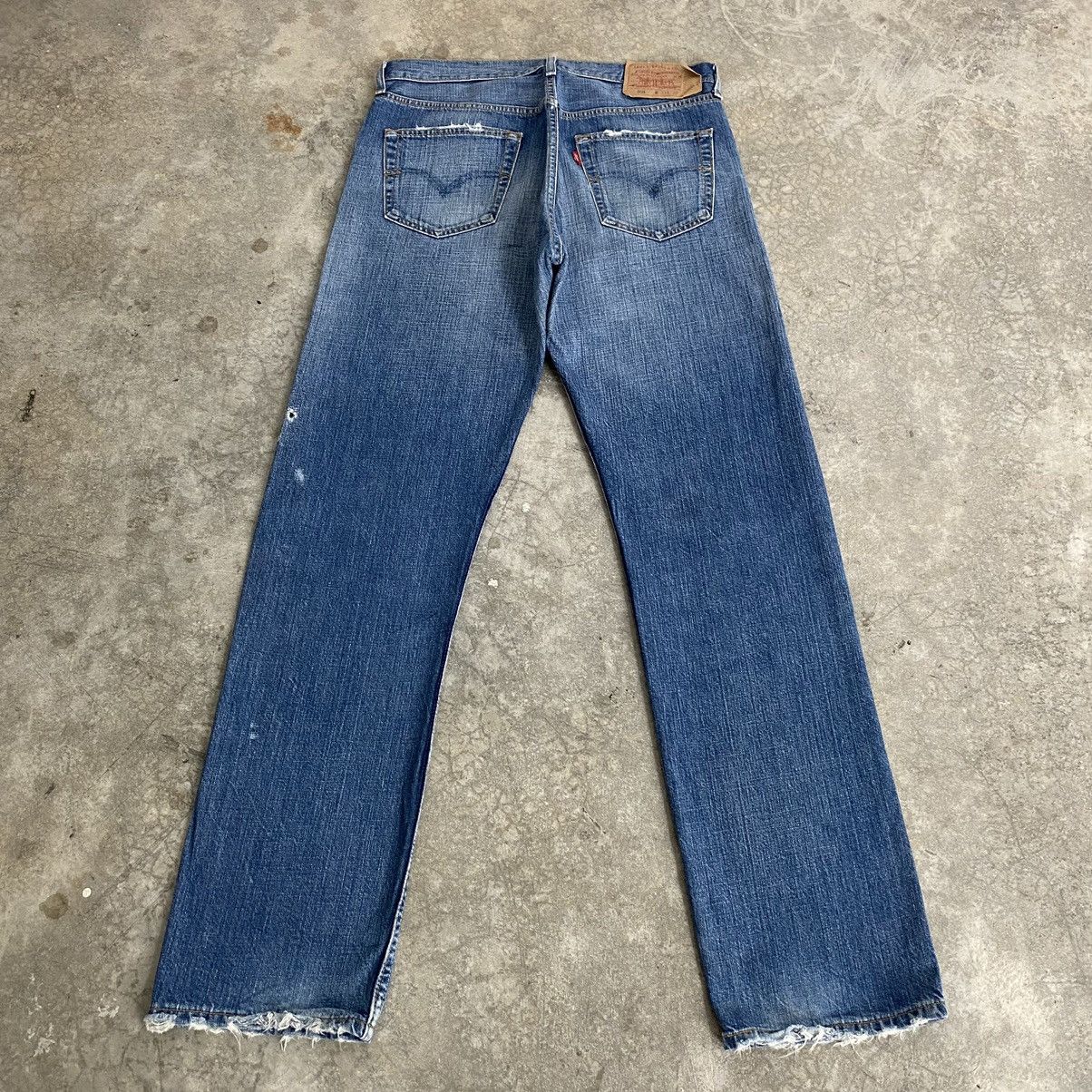 Levi's Size 33x32.5 Vintage 00’s Levis 501 Faded Blue Ripped Jeans Size US 33 - 11 Thumbnail