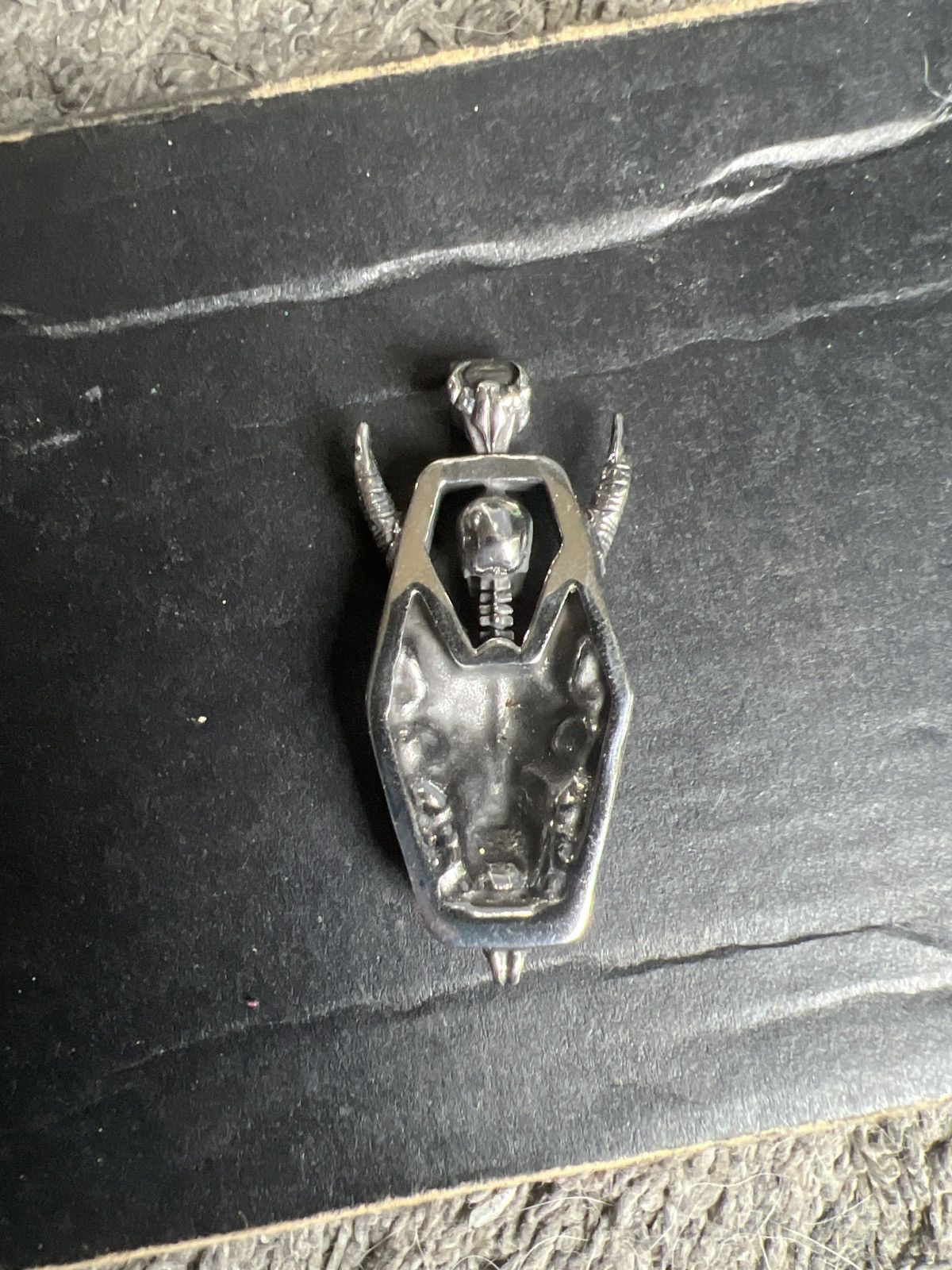 Hypebeast Horned Skeletal Coffin Pendant Size ONE SIZE - 2 Thumbnail