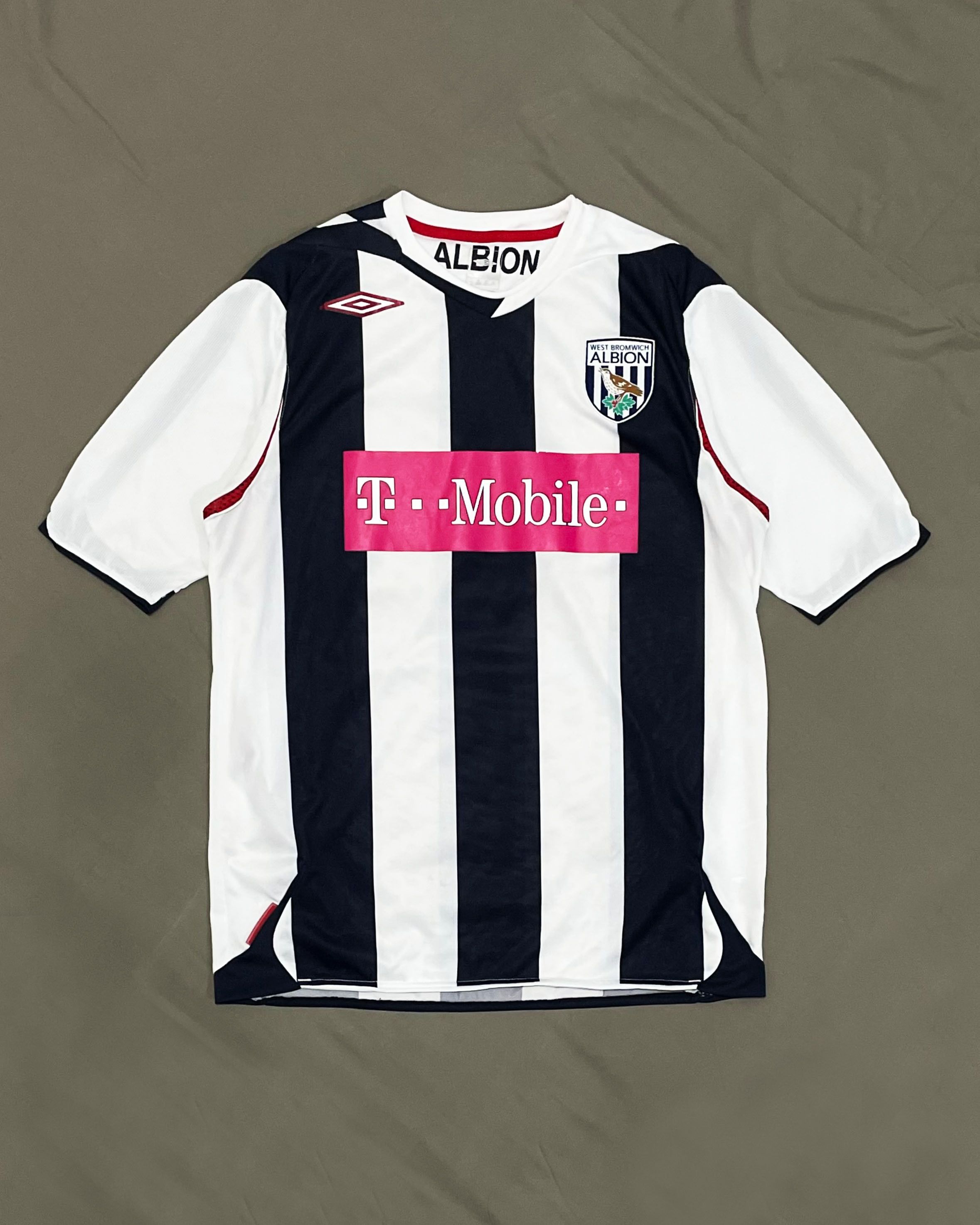Umbro West Bromwich Albion Home Kit 2006 2007 Size US M / EU 48-50 / 2 - 1 Thumbnail