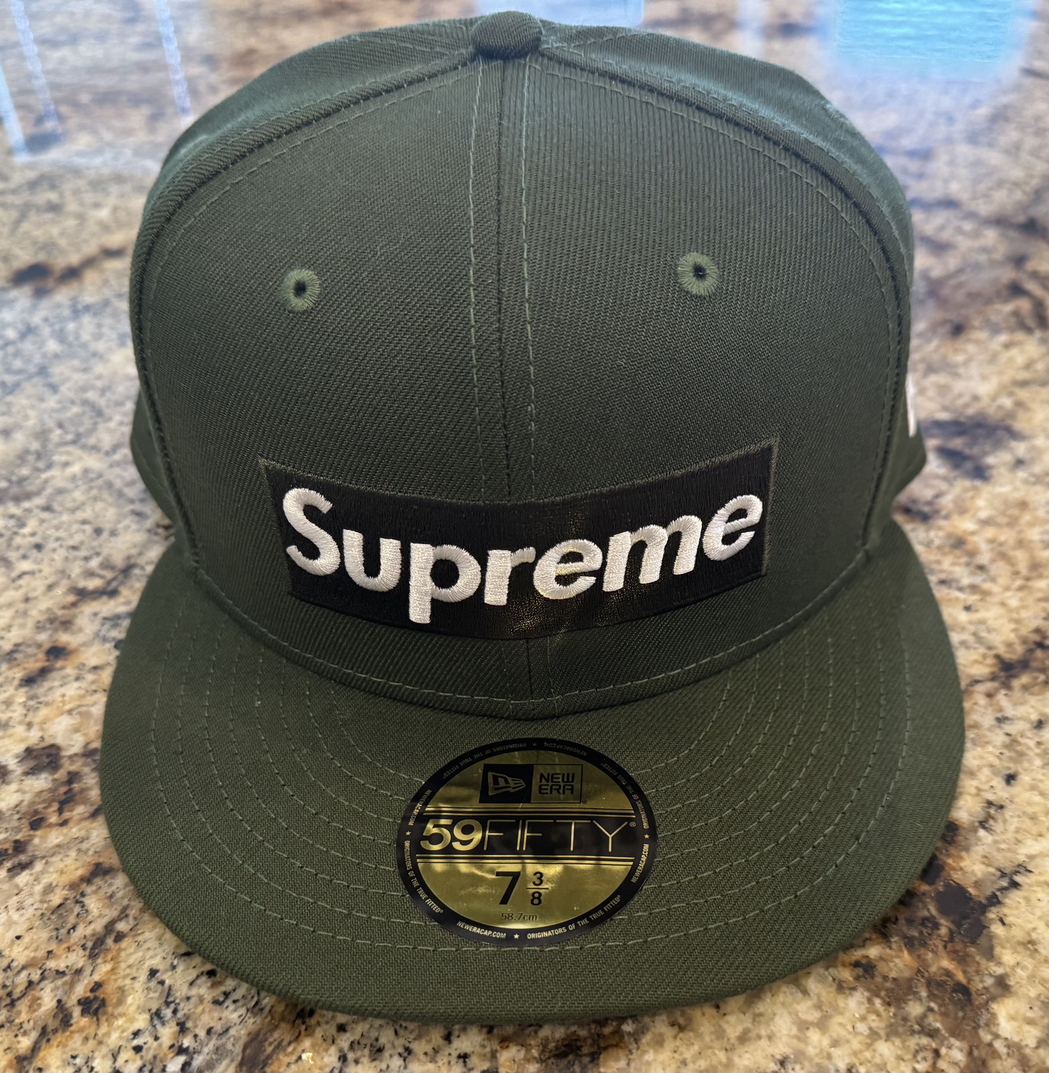 Supreme Supreme Grinch New Era Box Logo Fitted Hat Size ONE SIZE - 2 Thumbnail