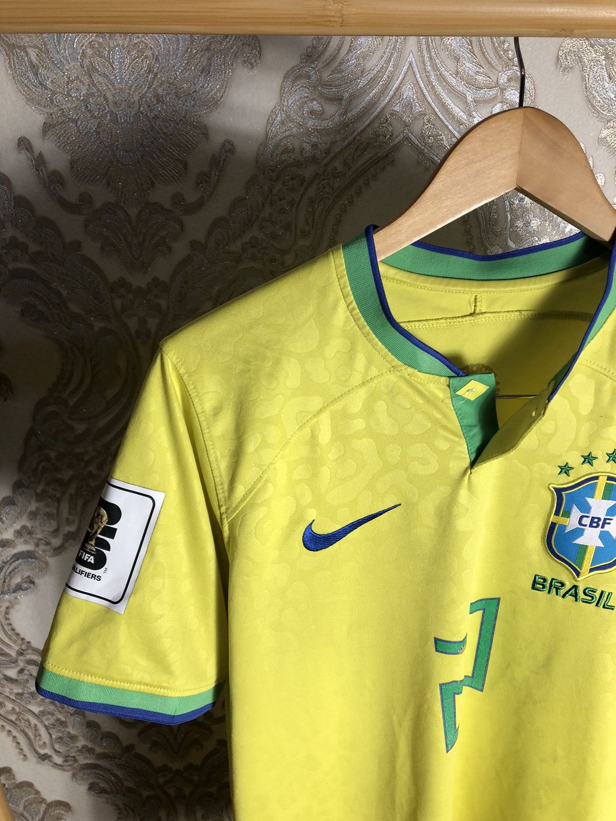 Other VERY RARE NIKE BRAZIL VINI JR SOCCER JERSEY RETRO Y2K 90s Size US M / EU 48-50 / 2 - 3 Thumbnail