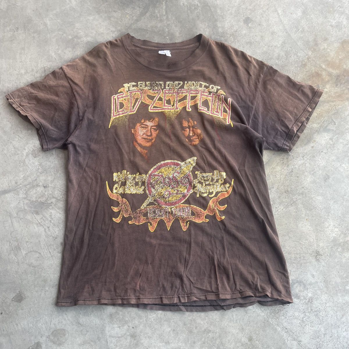 Vintage Distressed Band Tee Size US XL / EU 56 / 4 - 1 Thumbnail
