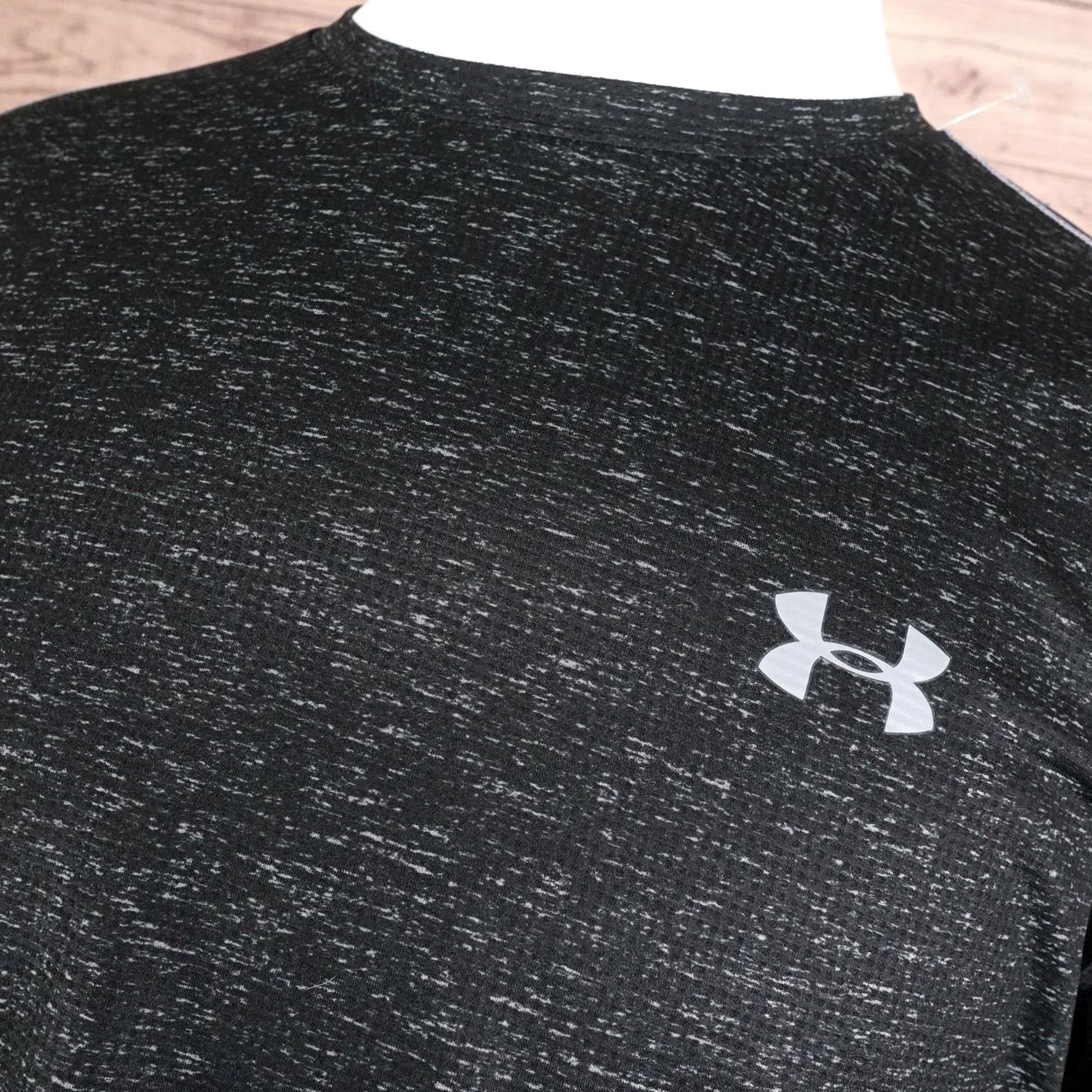 Under Armour Under Armour Shirt Mens 2XL Black HeatGear Long Sleeve Moisture Wicking Active Jersey Crew Neck Raglan Sleeve Loose Fit Sports Size US XXL / EU 58 / 5 - 2 Thumbnail