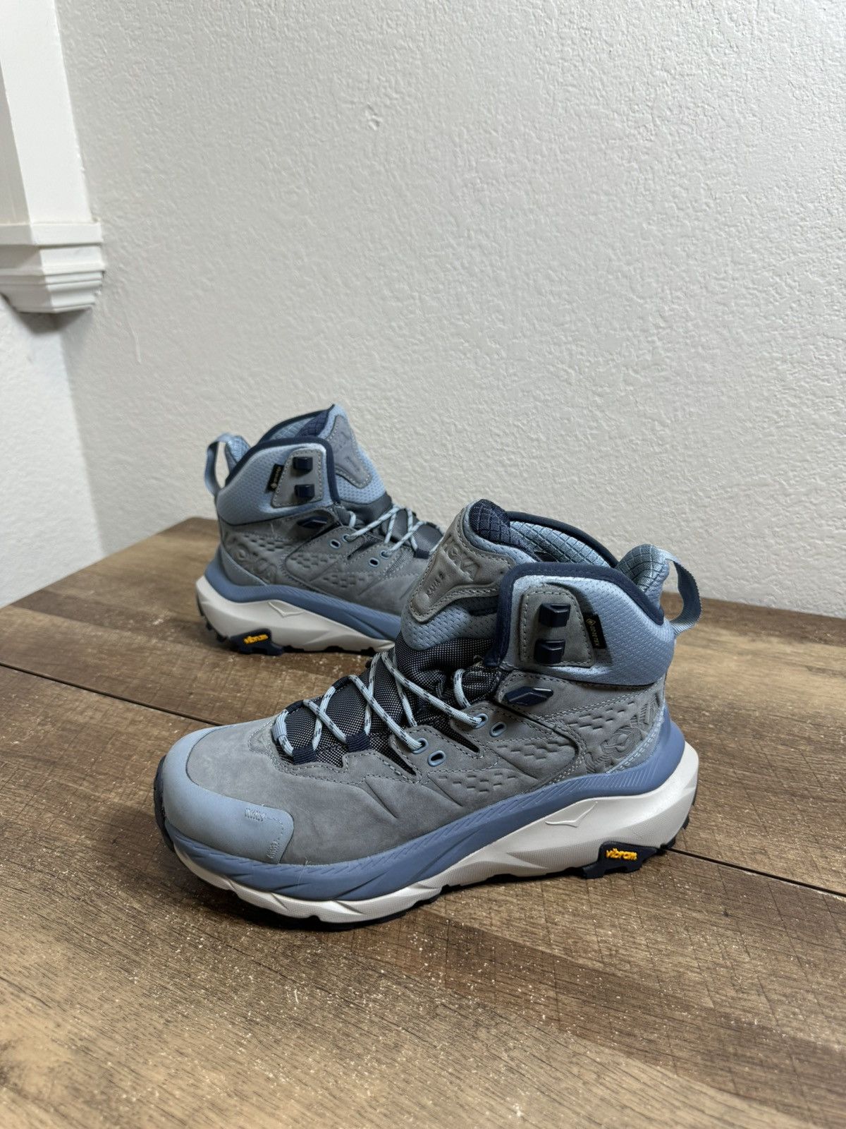 Hoka Hoka One One Boots Womens 7 B Blue Kaha 2 GTX Hiking Trail Size US 7 / IT 37 - 2 Thumbnail