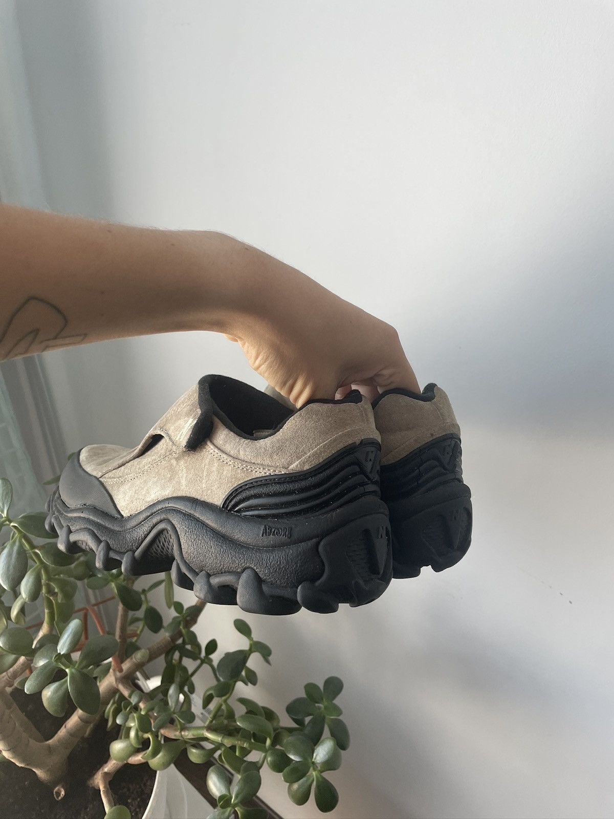 New Balance × Oakley × Vintage 2002 Vintage Mens New Balance Chopsaw Low Boots Shoes Beige Size US 7.5 / EU 40-41 - 6 Thumbnail