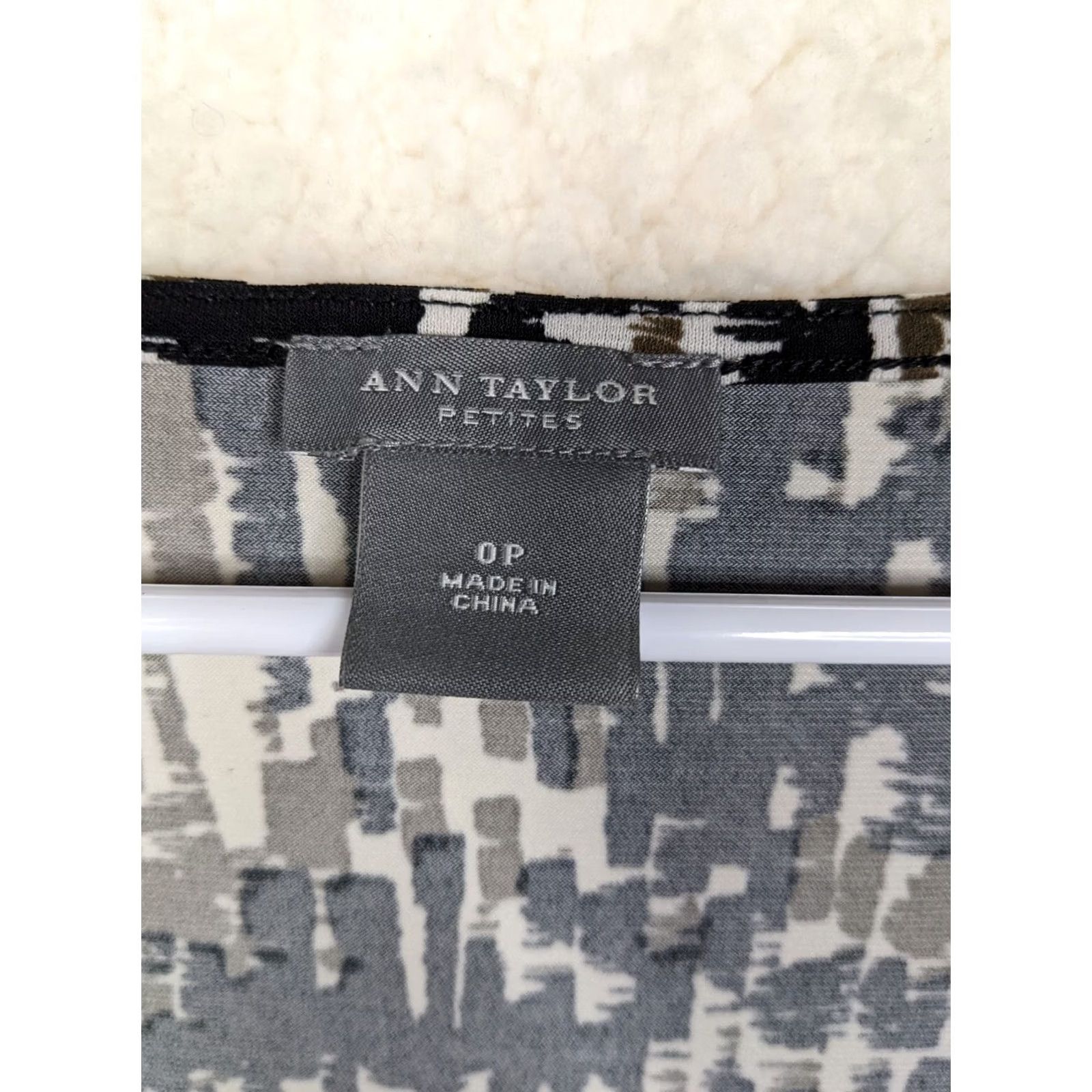 Ann Taylor Ann Taylor Dress Women A-Line Fit & Flare Knee Length Multicolor 0P Petite Round Neck Short Sleeve Button Zip Pattern Solid Casual Business Womens Size XS / US 0-2 / IT 36-38 - 3 Thumbnail