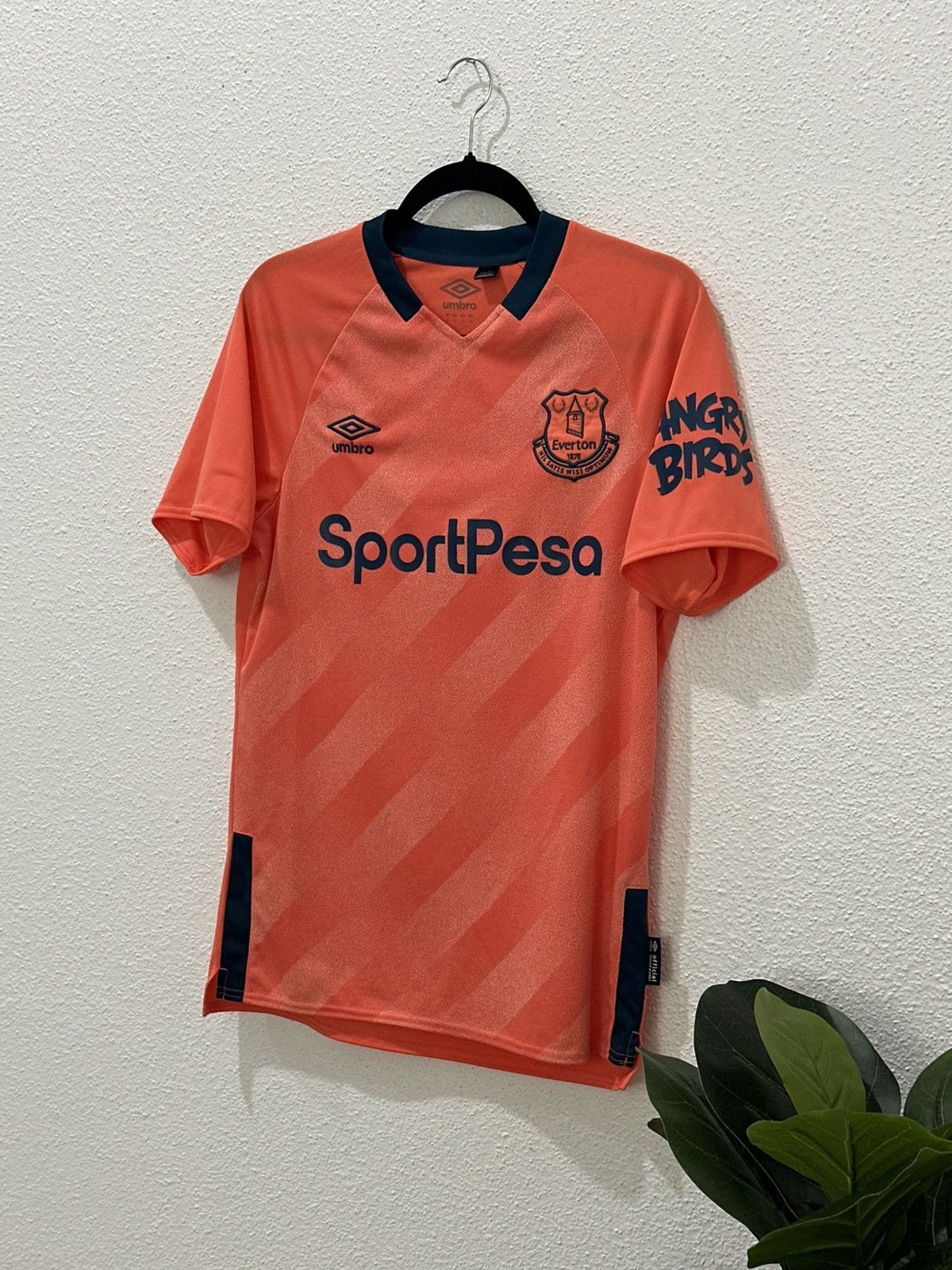Umbro Everton FC 2019/20 Third Jersey Coral/Orange Umbro Sportpesa Size US S / EU 44-46 / 1 - 5 Thumbnail