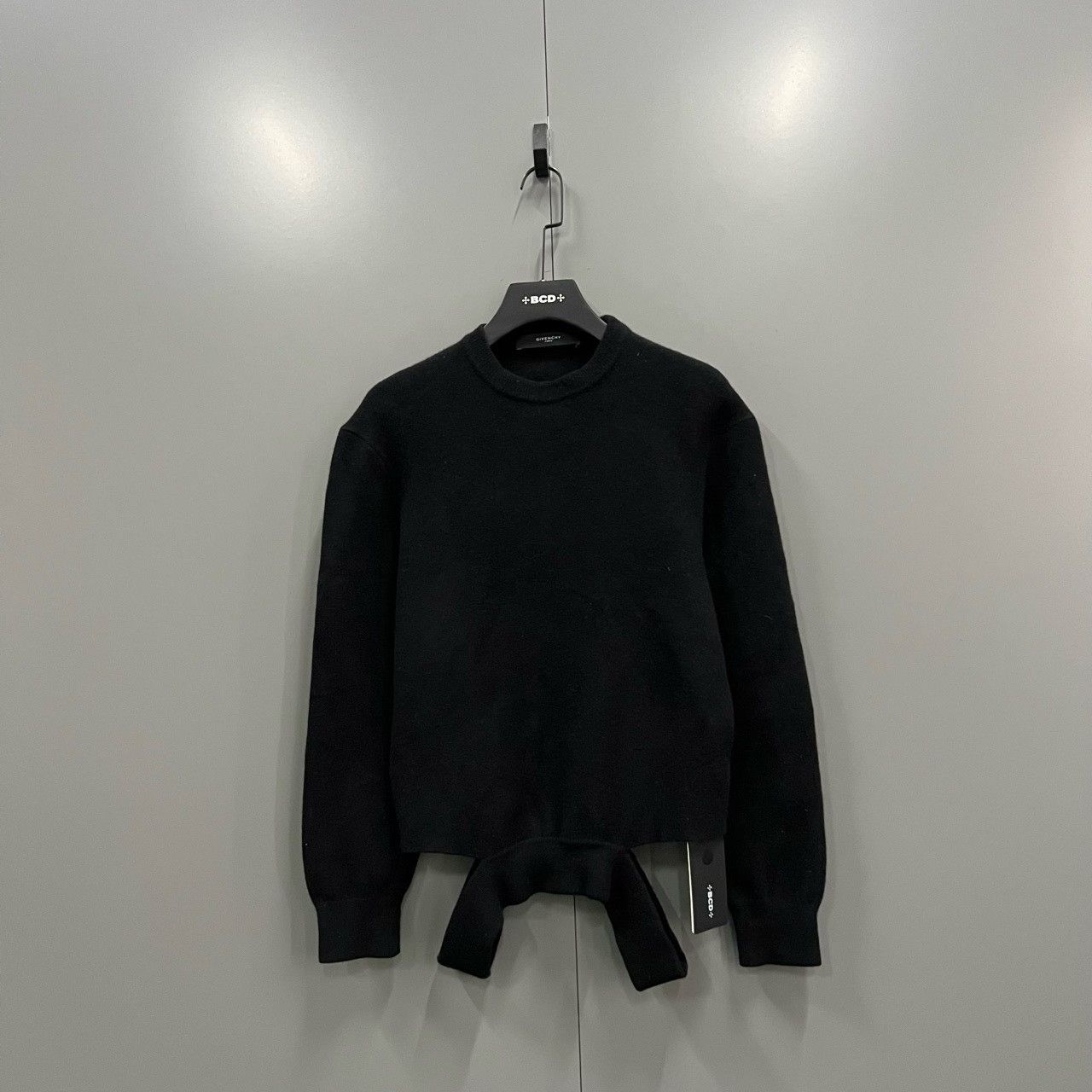 Givenchy black knitted Givenchy sweater size M Size US M / EU 48-50 / 2 - 1 Thumbnail