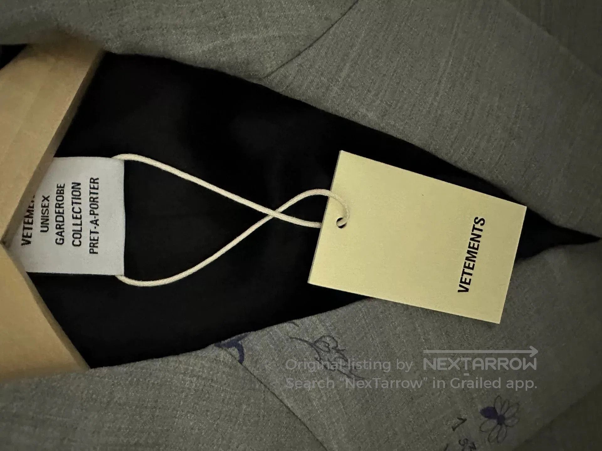 Other vetements graffiti print blazer in gray. Size US XS / EU 42 / 0 - 3 Thumbnail