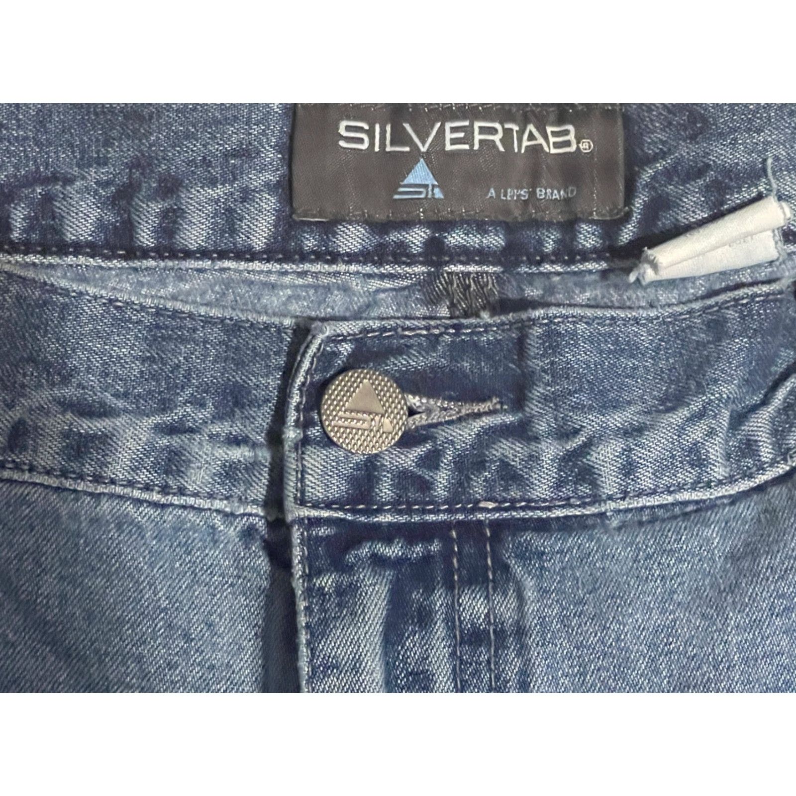 Vintage VINTAGE Levi’s SILVERTAB Baggy Loose Carpenter Blue Jean Skate Shorts Mens 36 Blue 90s Jorts Mens Size US 36 / EU 52 - 2 Thumbnail