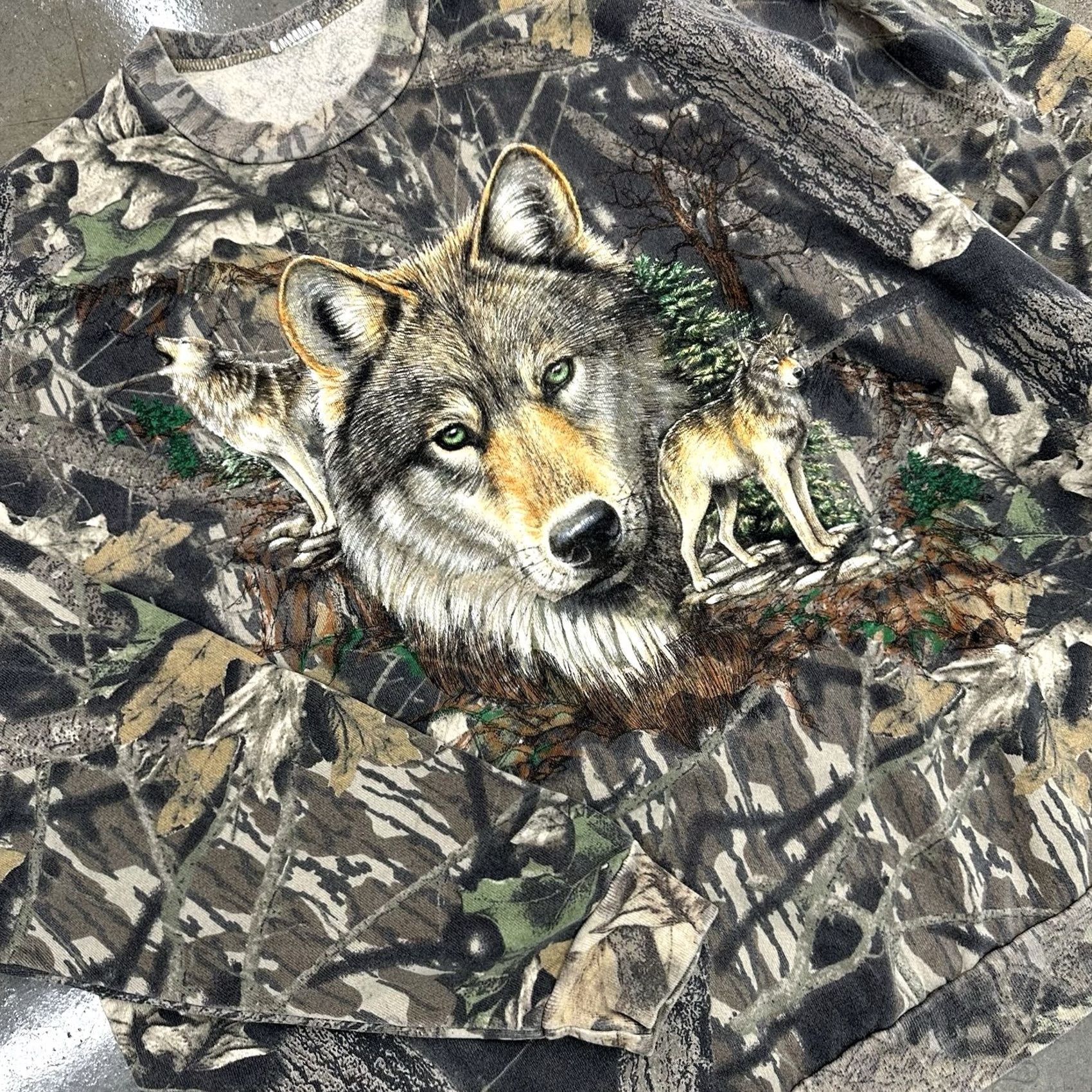 Vintage VINTAGE 90s Mossy Oak Camouflage Wolf Graphic Crewneck Sweatshirt 2XL Size US XXL / EU 58 / 5 - 3 Thumbnail