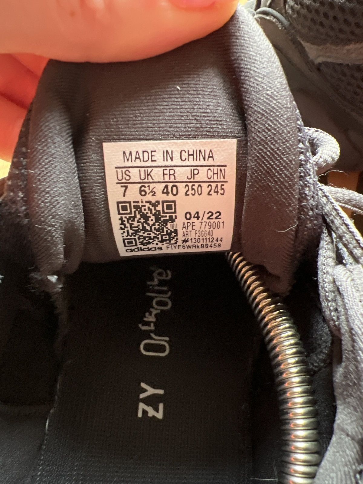 Yeezy Adidas yeezy boost 500 black sneakers Size US 7 / EU 40 - 7 Thumbnail