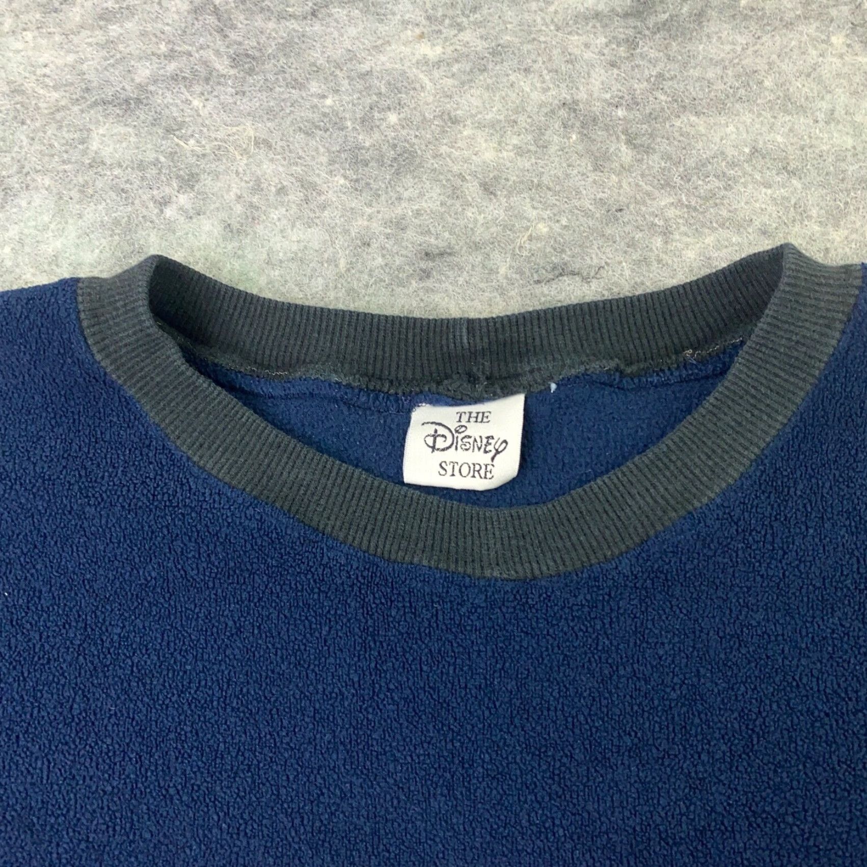 Disney VINTAGE Disney Sweatshirt Womens XL Blue Fleece Mickey & Friends Pluto Daisy Crew Neck Embroidered 90s Cartoon Pullover Sweater Size XL / US 12-14 / IT 48-50 - 5 Thumbnail