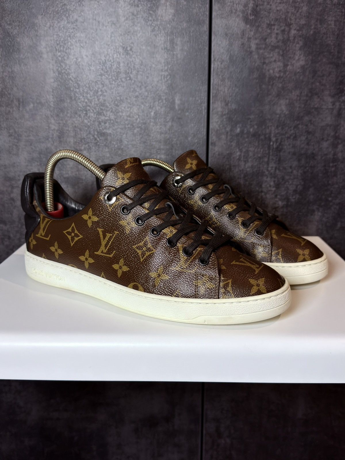 Louis Vuitton Rare Louis Vuitton Frontrow Low Top Sneakers Luxury Size US 9.5 / EU 42-43 - 6 Thumbnail