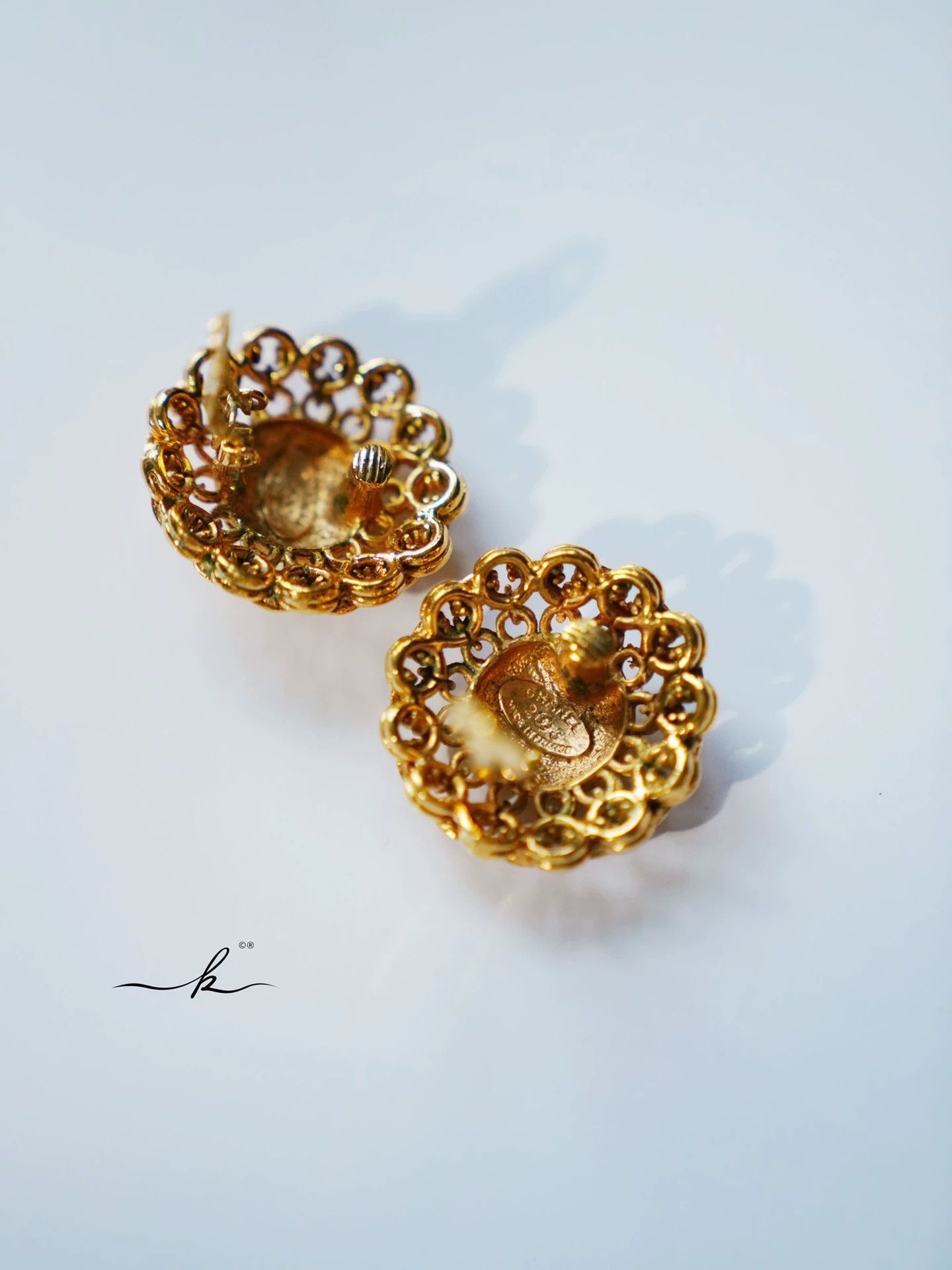 Chanel Chanel Vintage Gold Dome Clip-On Earrings Size ONE SIZE - 7 Thumbnail