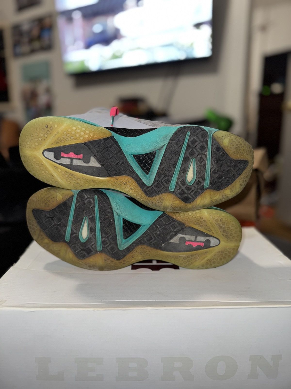 Nike LeBron 9 South Beach P.S. Elite Size US 11 / EU 44 - 8 Thumbnail