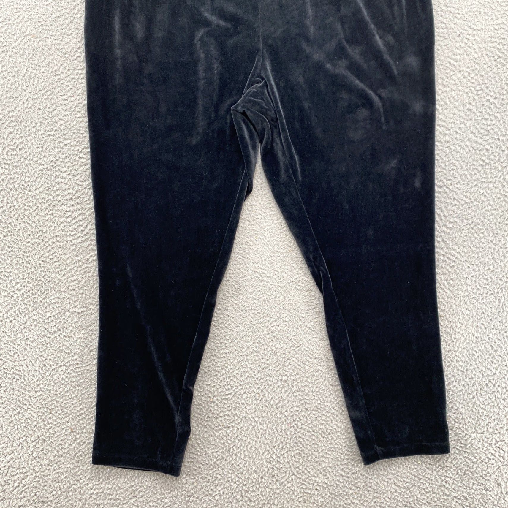 Vintage Woman Within Black Velour Elastic Waist Pull On Plus Size 2X Pants User: Woman Within Black Elastic Waist Pull On Plus Size 2X Velour Pants Size 40" / US 18 - 3 Thumbnail