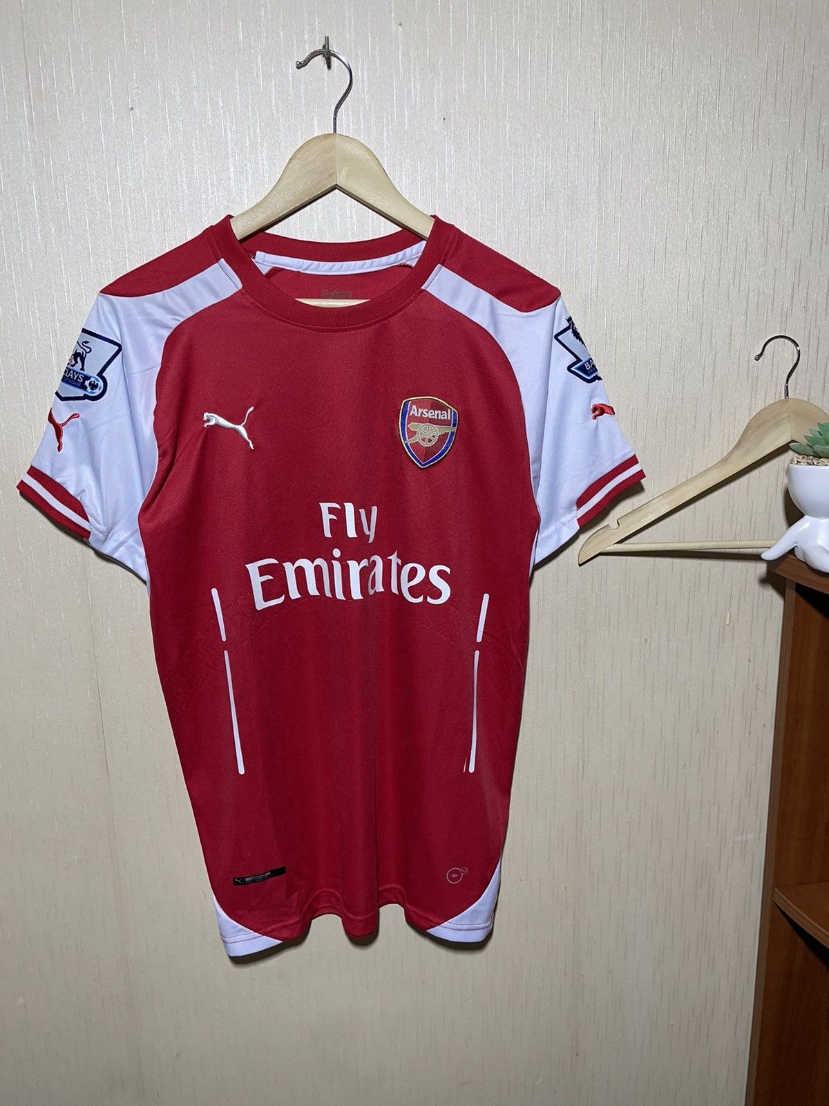 Other Arsenal soccer jersey Size US M / EU 48-50 / 2 - 1 Thumbnail