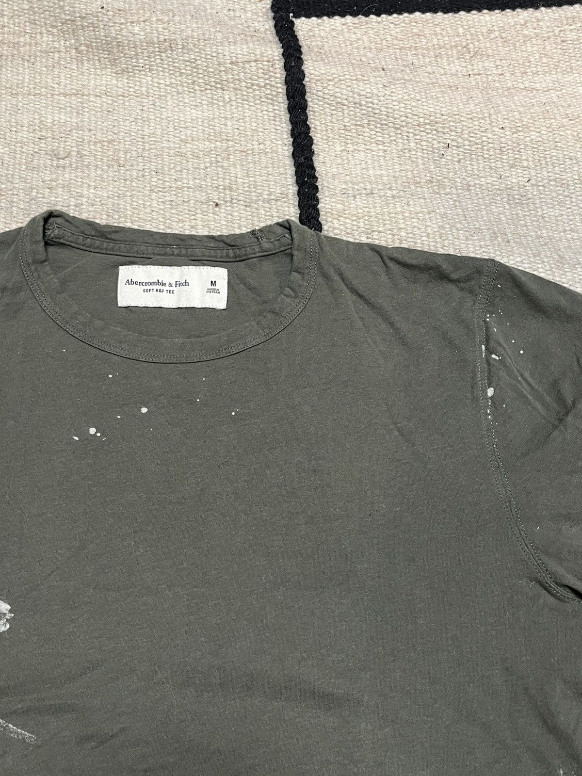 Abercrombie & Fitch Abercrombie & Fitch Soft AF Green Paint Splatter T-Shirt Size US M / EU 48-50 / 2 - 2 Thumbnail