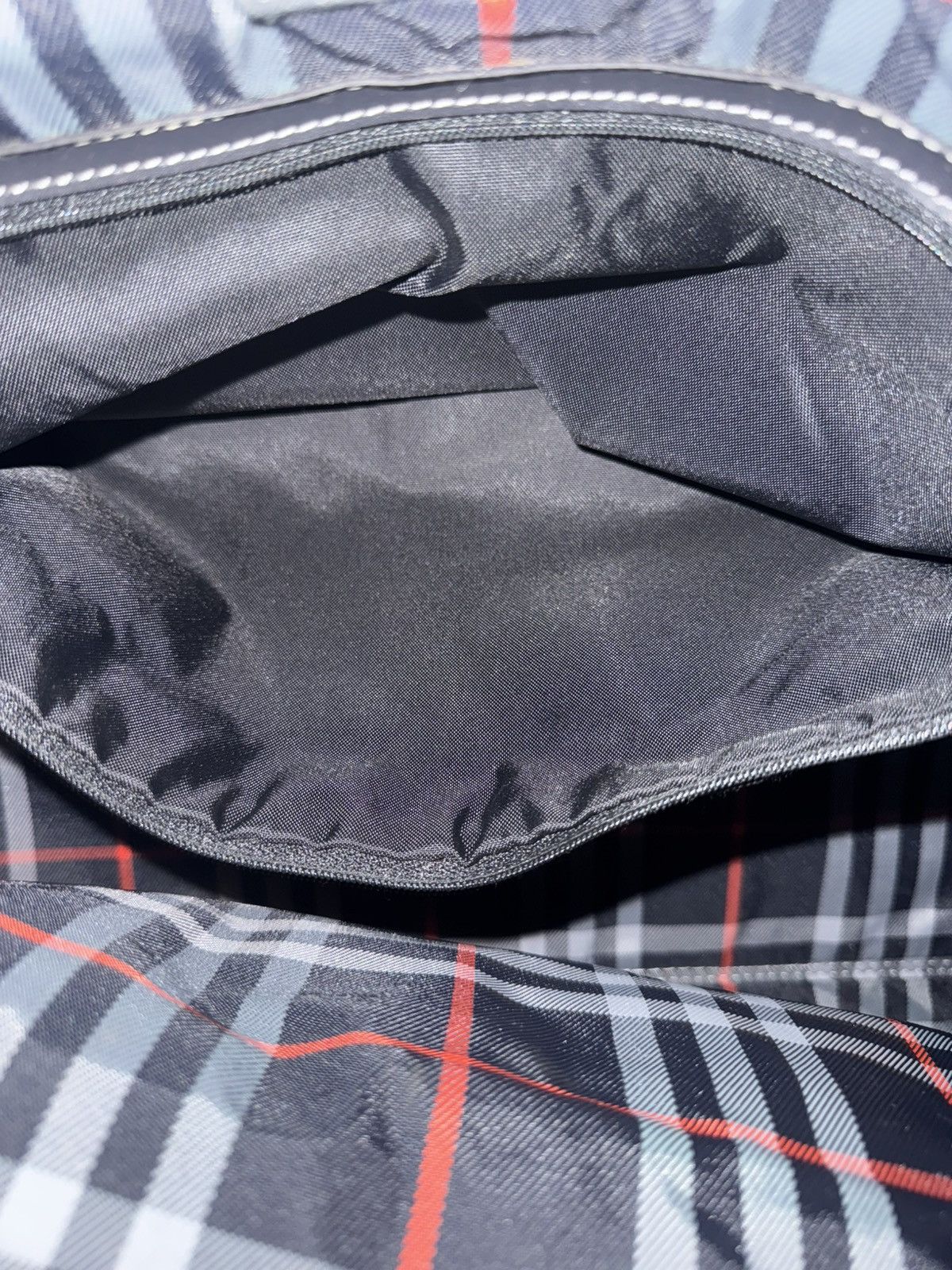 Burberry Burberry Golf Navy Check Travel Duffel Bag Size ONE SIZE - 11 Thumbnail