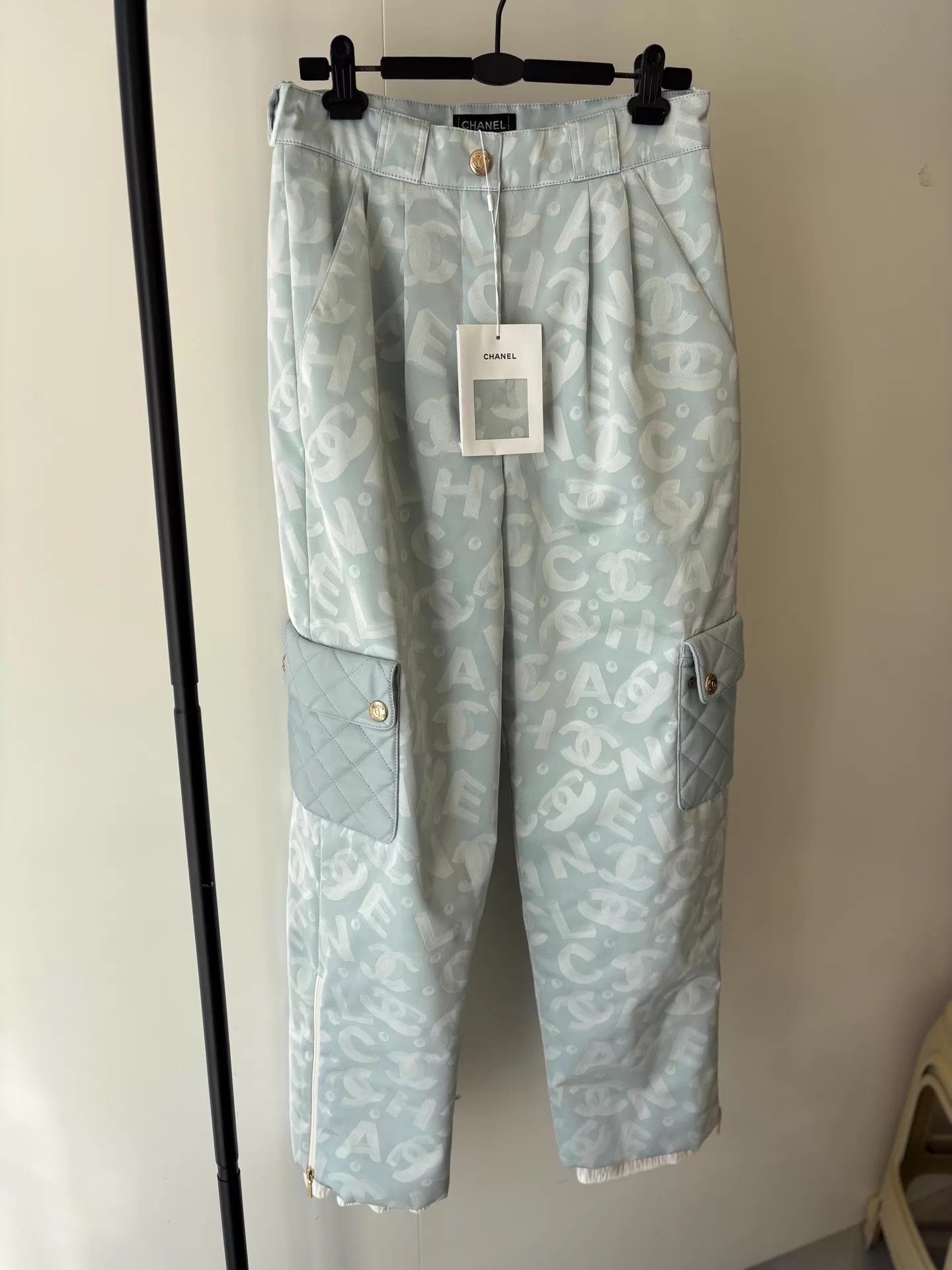 Chanel Chanel 22N Light Blue Full Logo Leather Panel Ski Pants Size 27" / US 4 / IT 40 - 1 Thumbnail