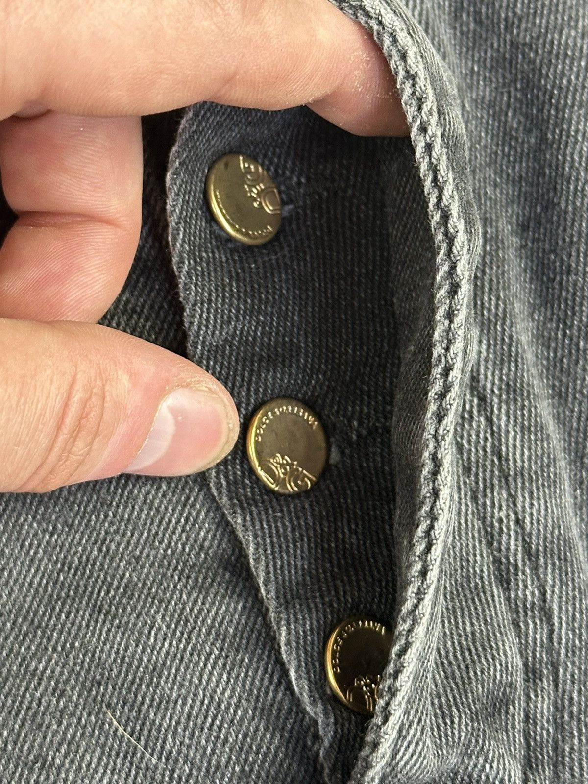 Japanese Brand × Vintage D&G Gold Logo Patch Distressed Denim Y2K Size US 30 / EU 46 - 11 Thumbnail