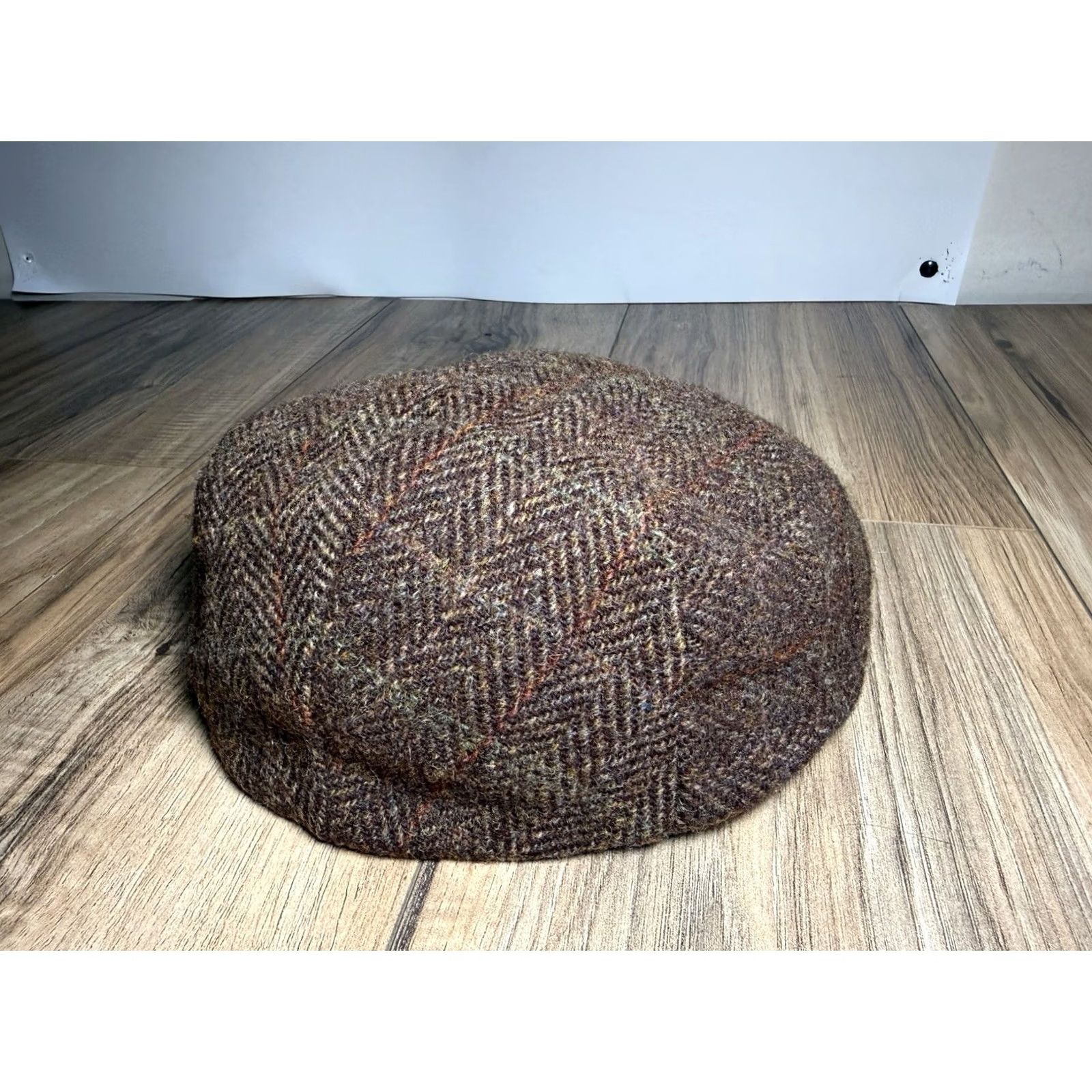 Harris Tweed VINTAGE Harris Tweed Newsboy Flat Cap Hat Brown Small Adult Handwoven Pure Wool Herringbone Retro Silk Lined Size ONE SIZE - 4 Thumbnail