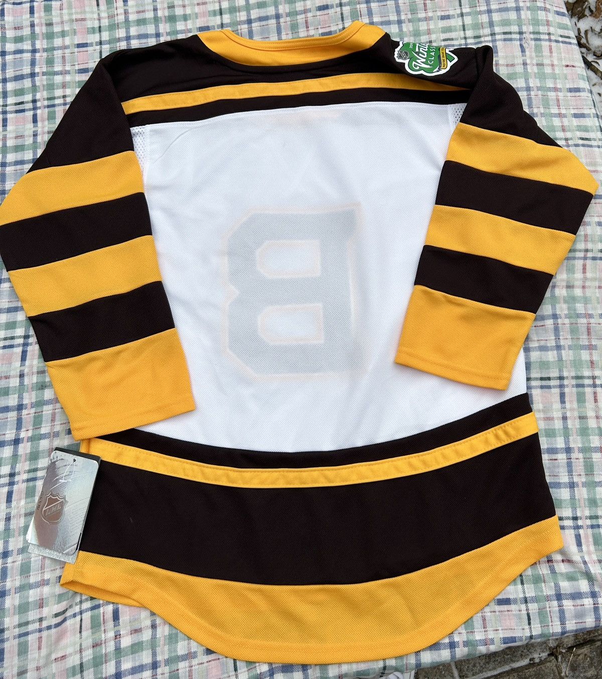 NHL 2019 Winter Classic Boston Bruins NHL Jersey Size US XS / EU 42 / 0 - 4 Thumbnail