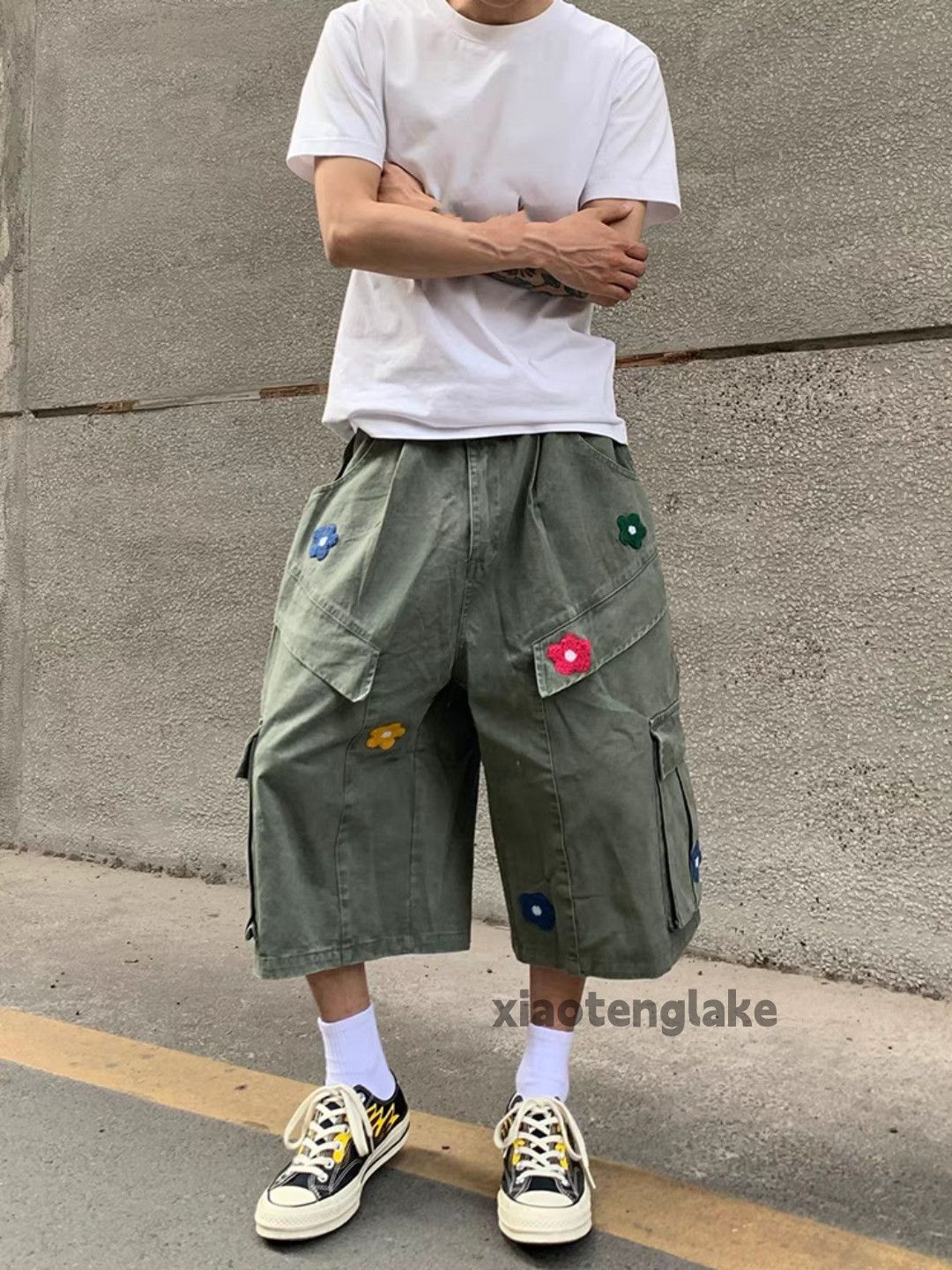 Designer × Japanese Brand × Vintage Unisex outdoor loose hiphop pattern graphic cargo shorts Size US 31 - 5 Thumbnail