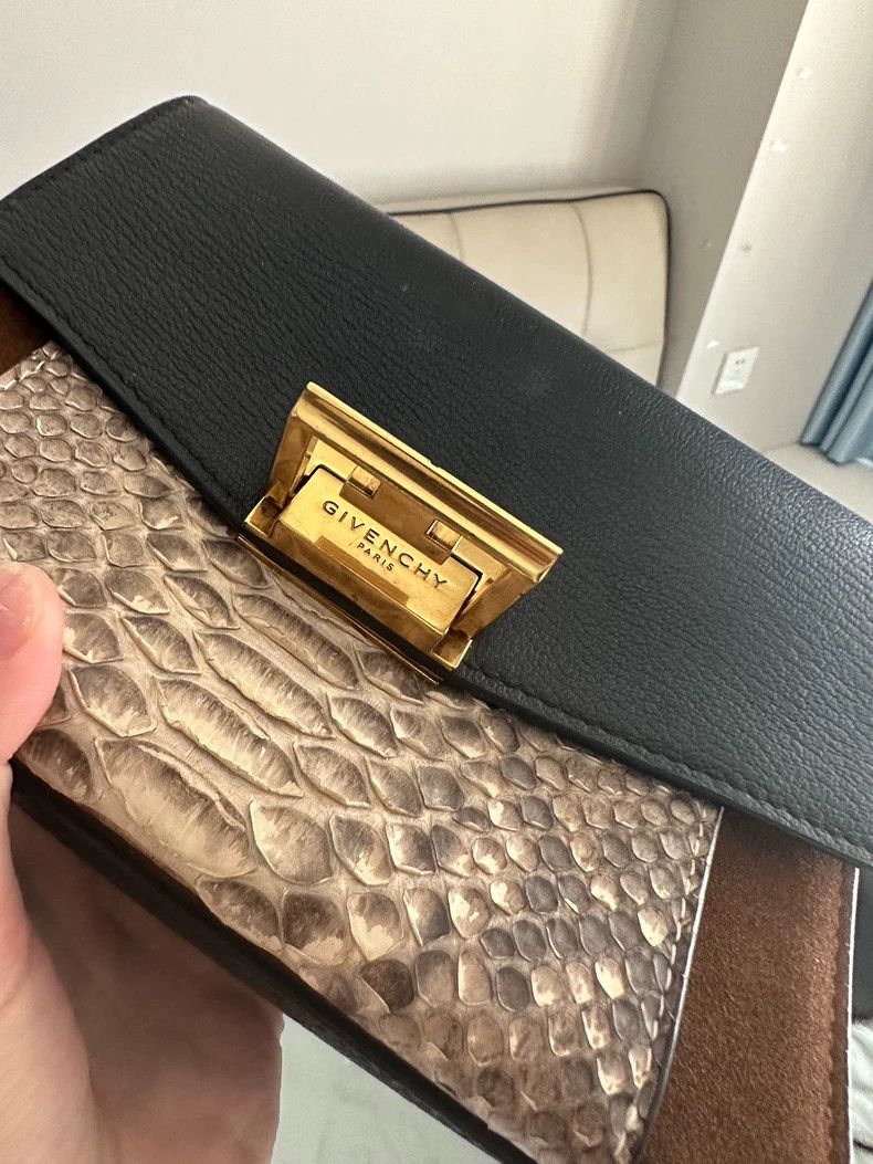 Givenchy Givenchy Small GV3 Chain Bag, Classic Black with Snake Pri Size ONE SIZE - 7 Thumbnail