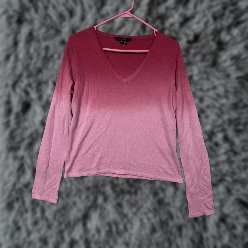 Vintage VINTAGE ECI New York Sweater Shirt Women M Pink Ombre Solid Lightweight Knit V-Neck Raglan Long Sleeve 100% Acrylic Mens? Womens? Size M / US 6-8 / IT 42-44 - 1 Thumbnail