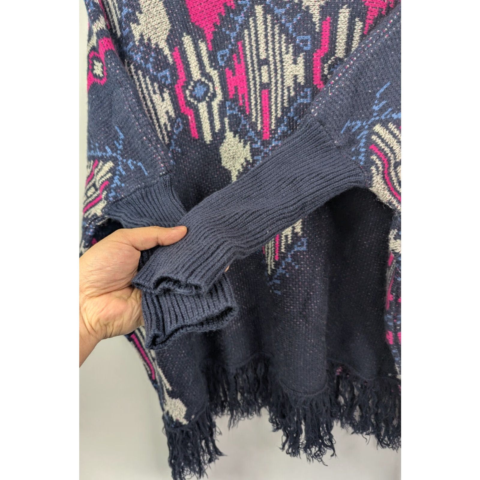 Vintage Umgee Navy Aztec Oversized Sweater Poncho S/M Southwest Print Fringe Size S / US 4 / IT 40 - 2 Thumbnail