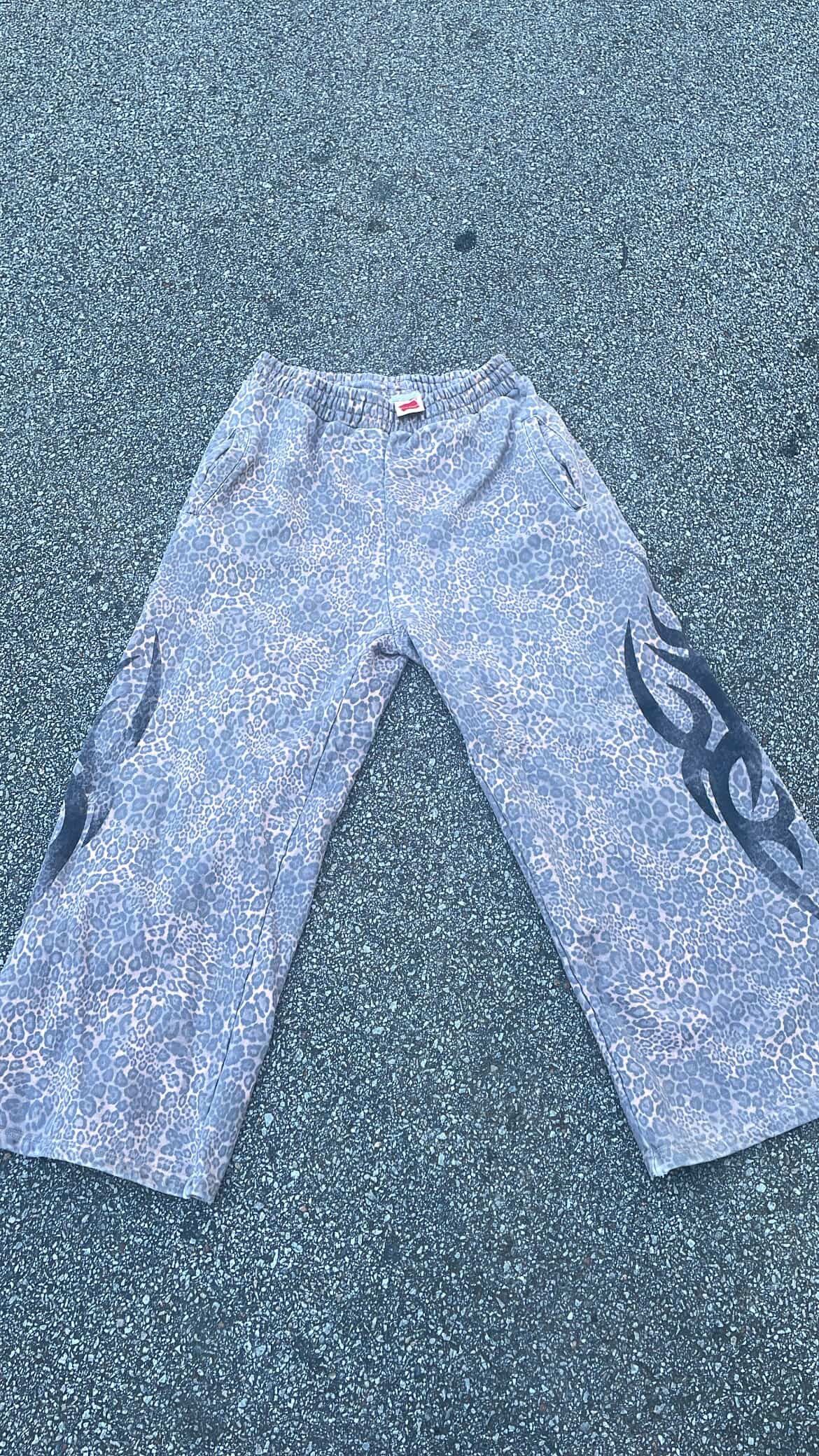 Other End Days “Cheetah print Sweats” Size US 33 - 2 Thumbnail