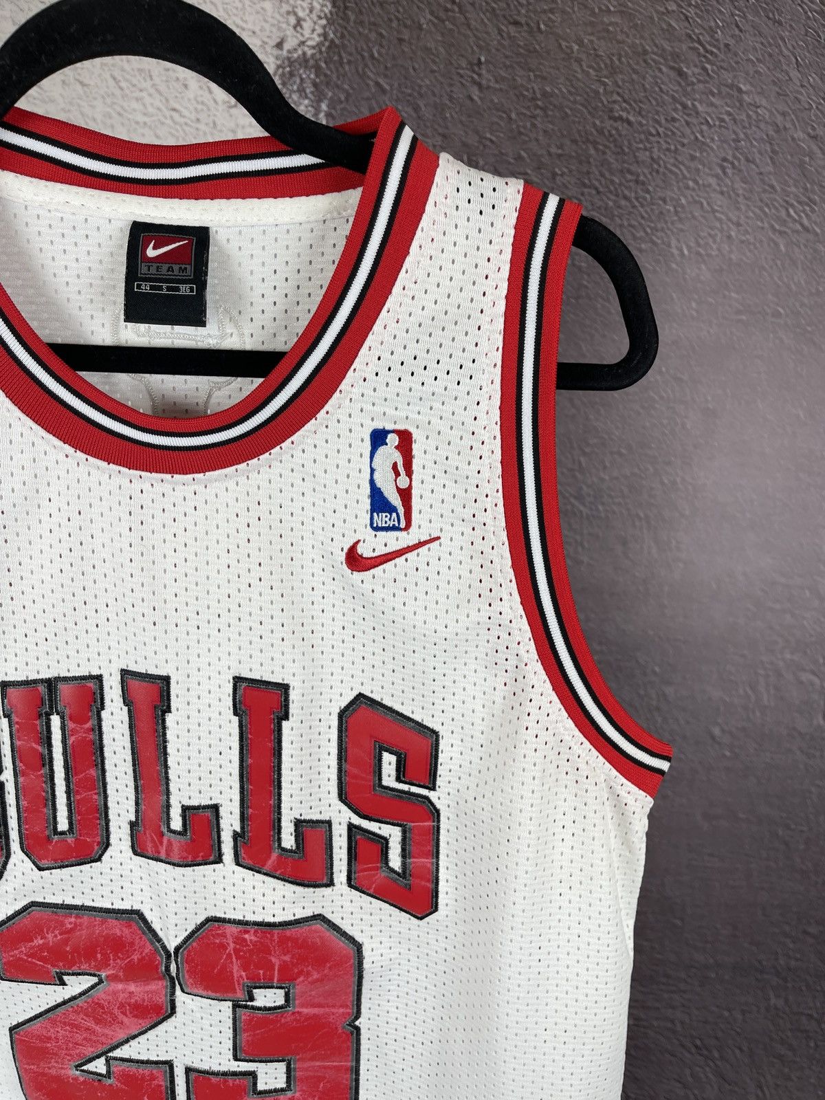 NBA Vintage Nike Chicago Bulls #23 Michael Jordan NBA jersey Size US S / EU 44-46 / 1 - 7 Thumbnail