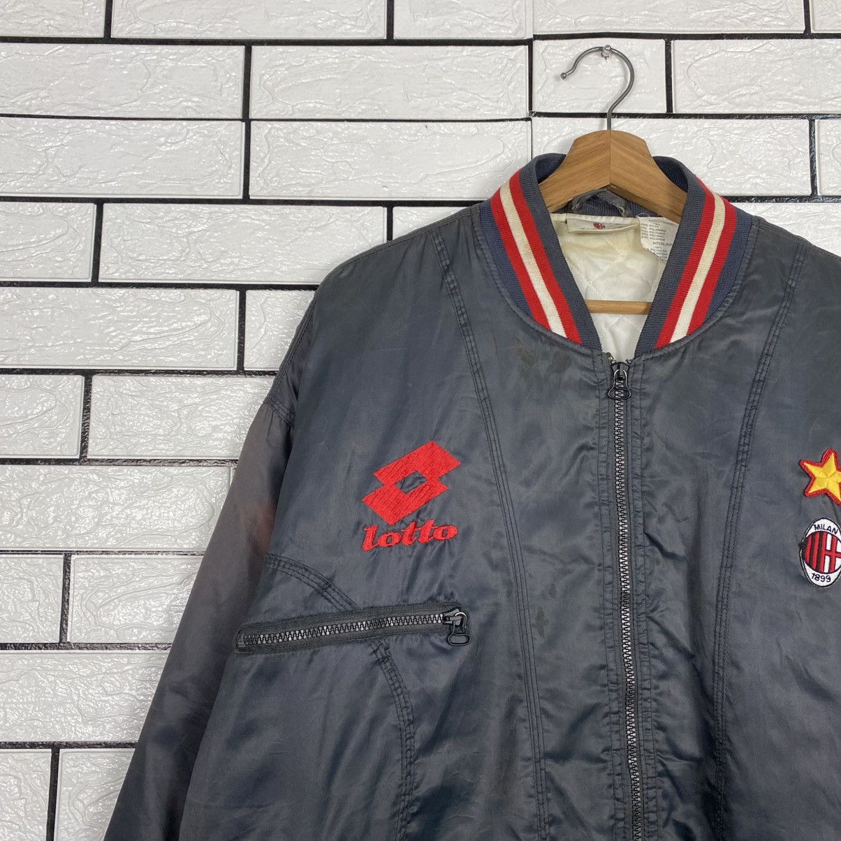 Lotto Sport 🔥SUN FADED STYLE VINTAE SATIN BOMBER JACKET LOTTO AC MILAN Size US L / EU 52-54 / 3 - 7 Thumbnail