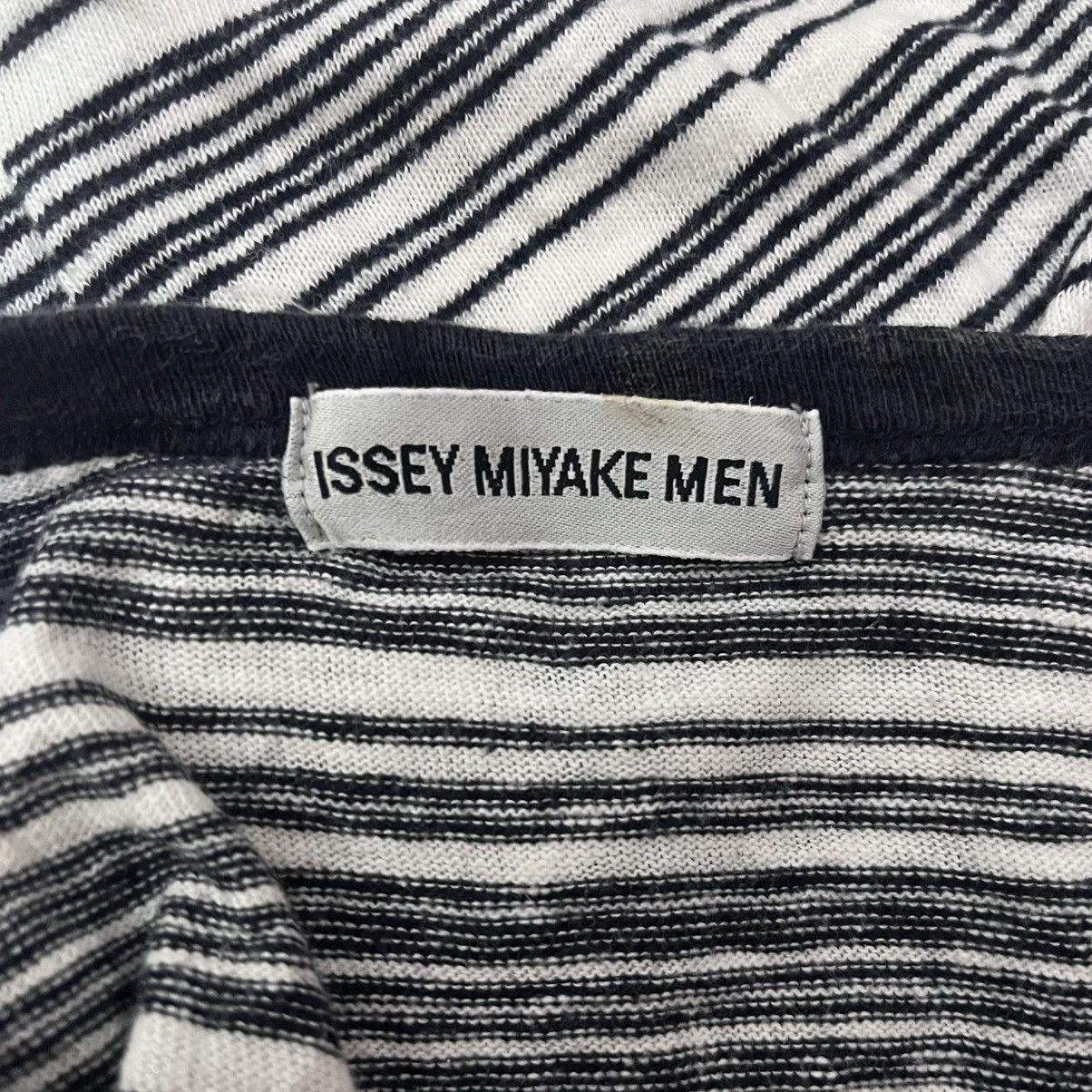 Issey Miyake × Japanese Brand Vtg Issey Miyake Tshirt Size US L / EU 52-54 / 3 - 15 Thumbnail