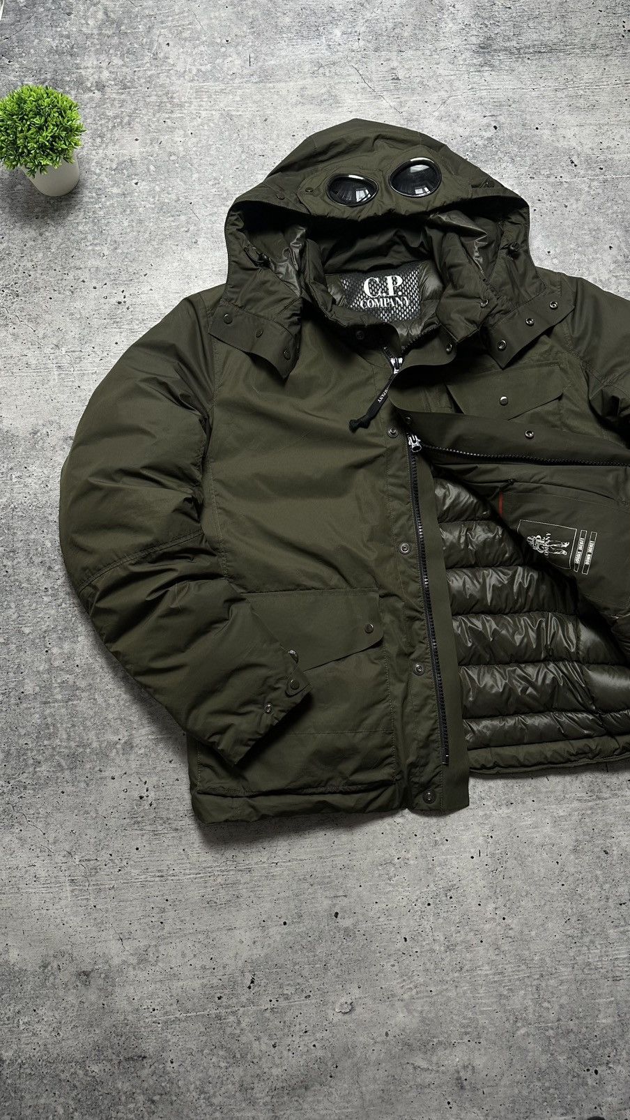 C.P. Company C.P. Company Micro-M Google Down Puffer Waterproof Jacket Size US L / EU 52-54 / 3 - 5 Thumbnail