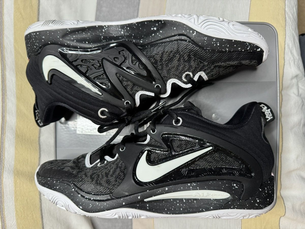 Nike Nike KD 15 TB “Black White Speckled” Size US 9.5 / EU 42-43 - 3 Thumbnail